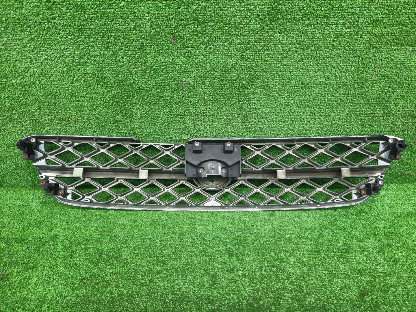 Решетка радиатора NISSAN RNESSA N30, NN30, PNN30 62310-5V000 2 ракурс