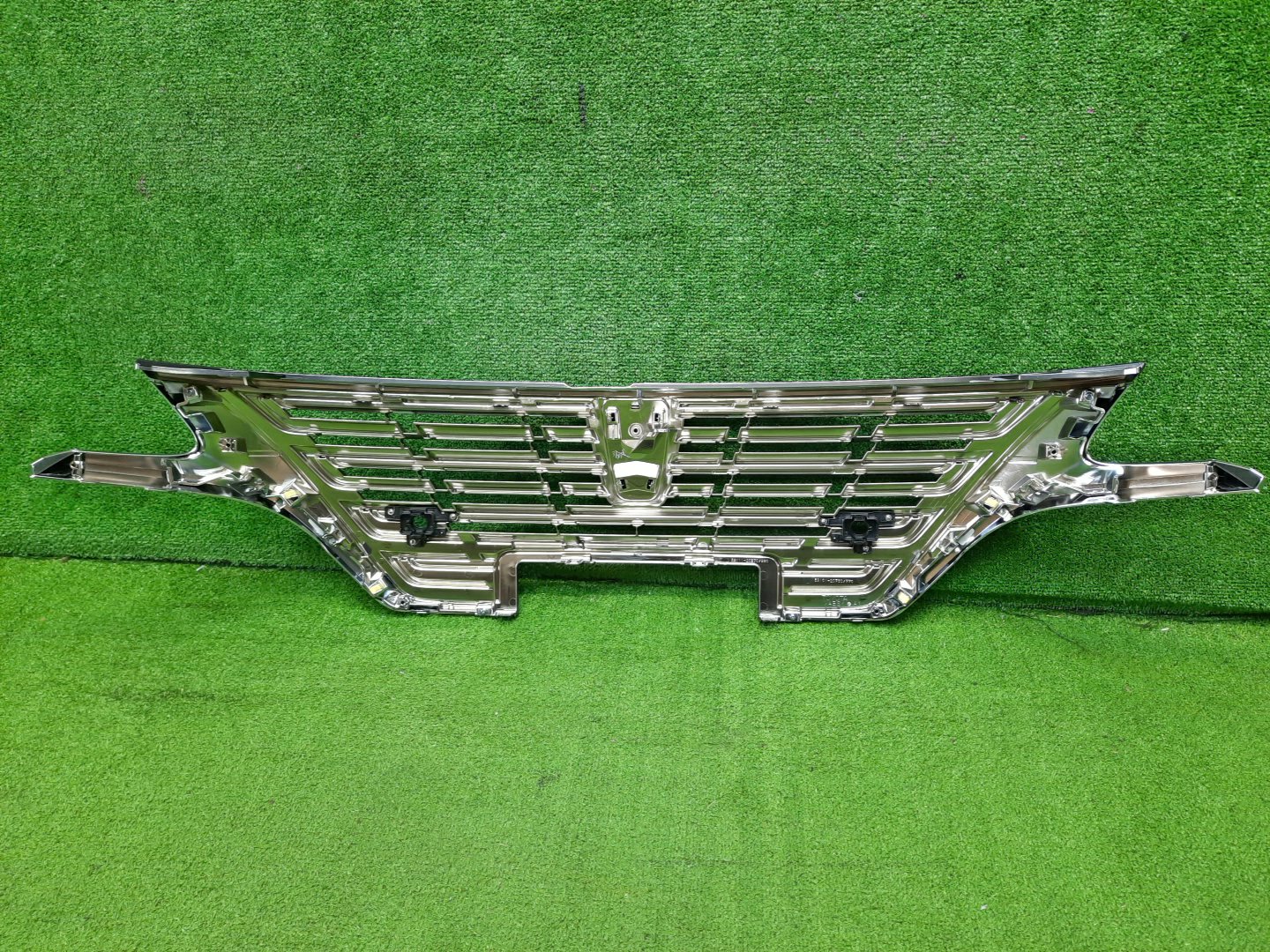 Решетка радиатора TOYOTA PREMIO ZRT265, ZRT260, NZT260, ZRT261 53101-20770 2 ракурс