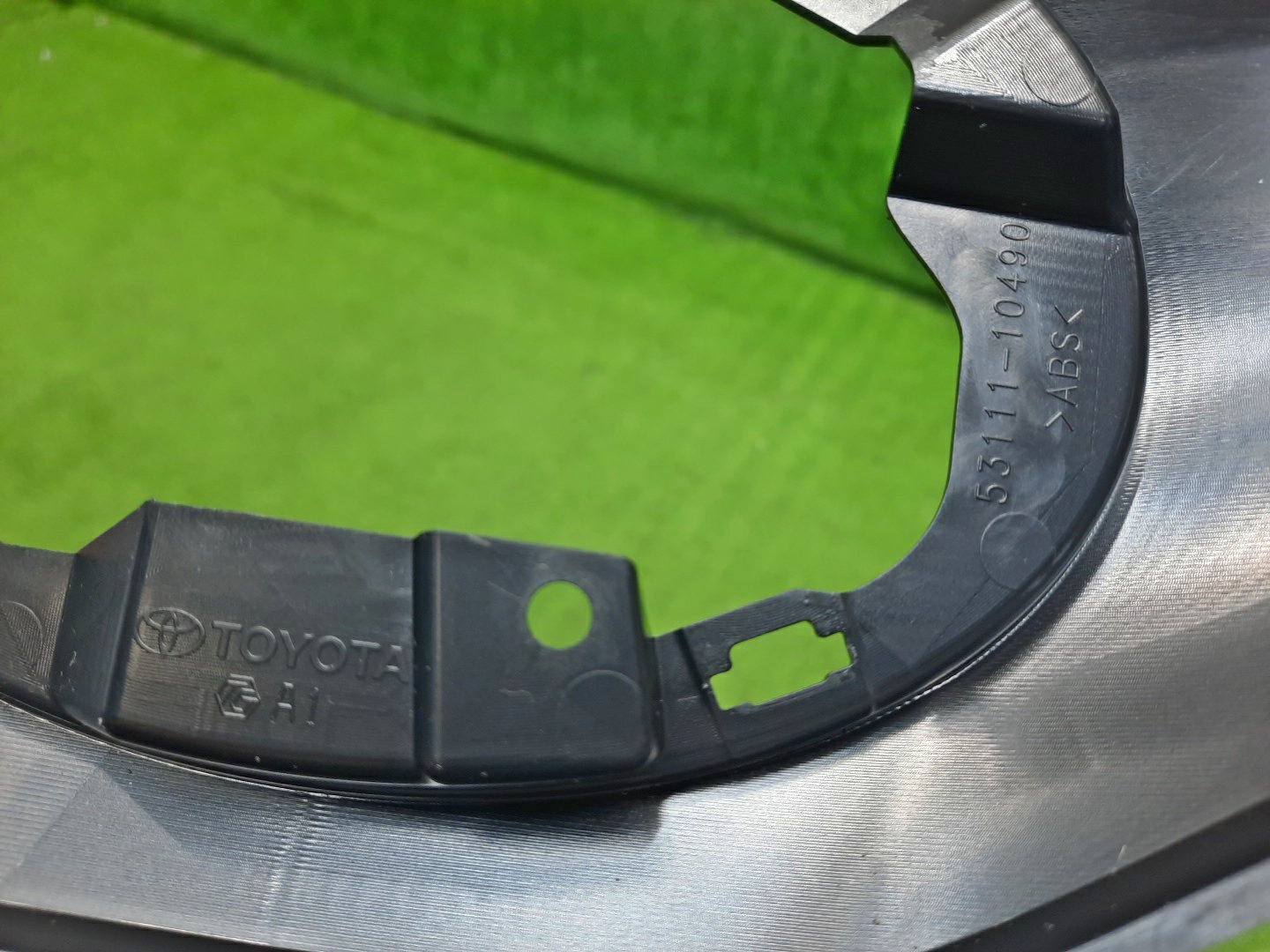 Решетка радиатора TOYOTA C-HR NGX50 53111-10490 3 ракурс