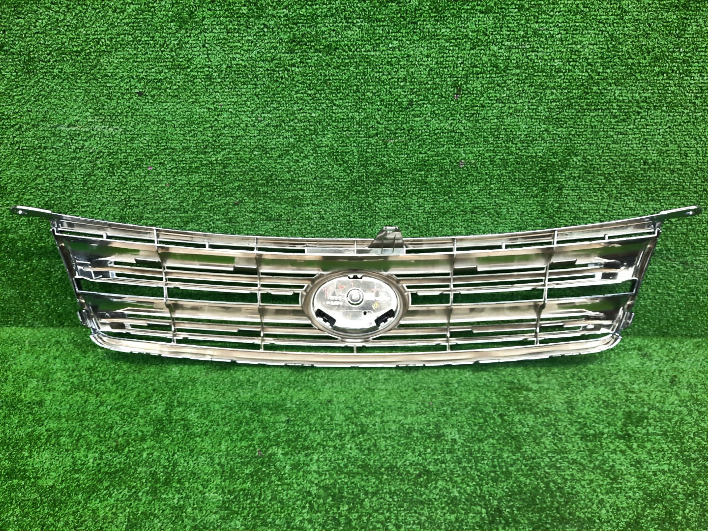 Решетка радиатора TOYOTA COROLLA FIELDER NZE141G 53101-12A20 2 ракурс
