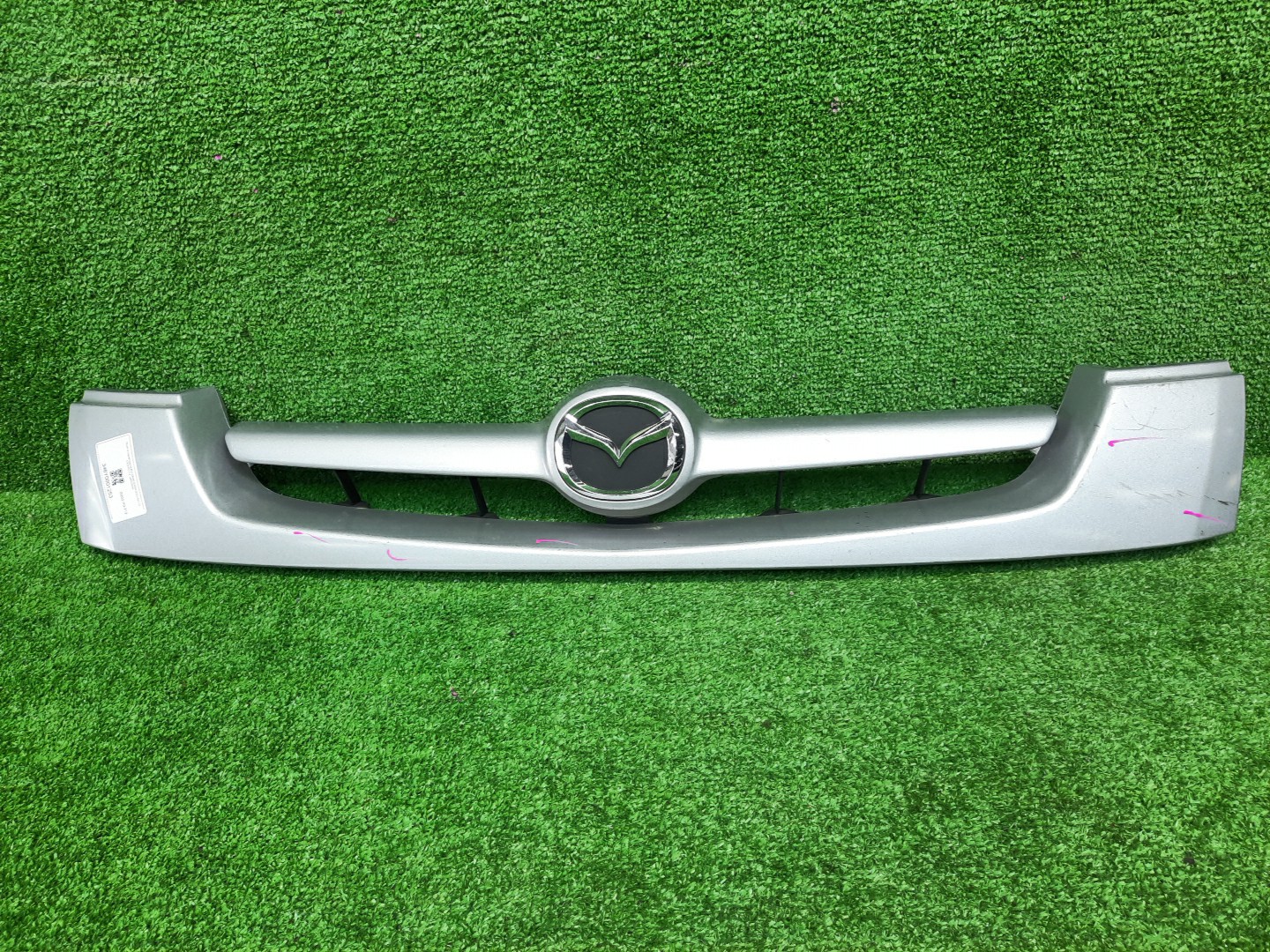Решетка радиатора MAZDA DEMIO DW3W, DW5W D202-P0-712 1 ракурс