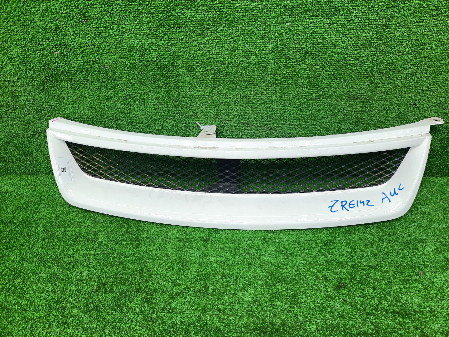 Решетка радиатора TOYOTA COROLLA FIELDER ZRE142G 08423-12080 1 ракурс