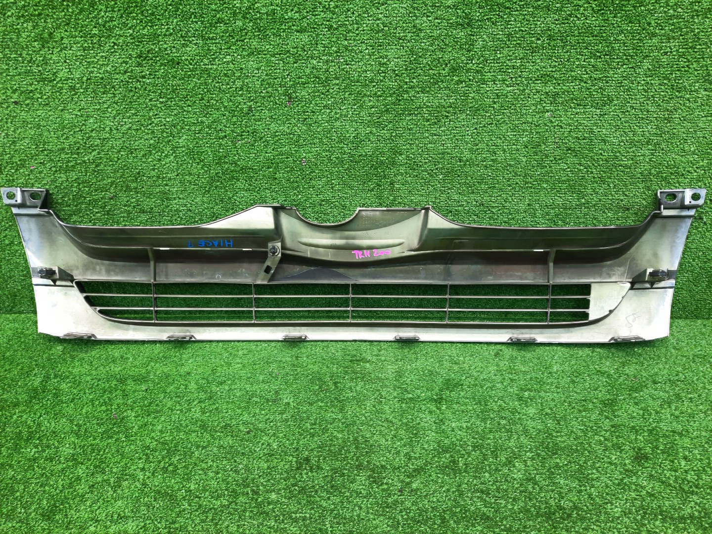 Решетка радиатора TOYOTA HIACE TRH200, KDH206, KDH200 53100-26310 2 ракурс