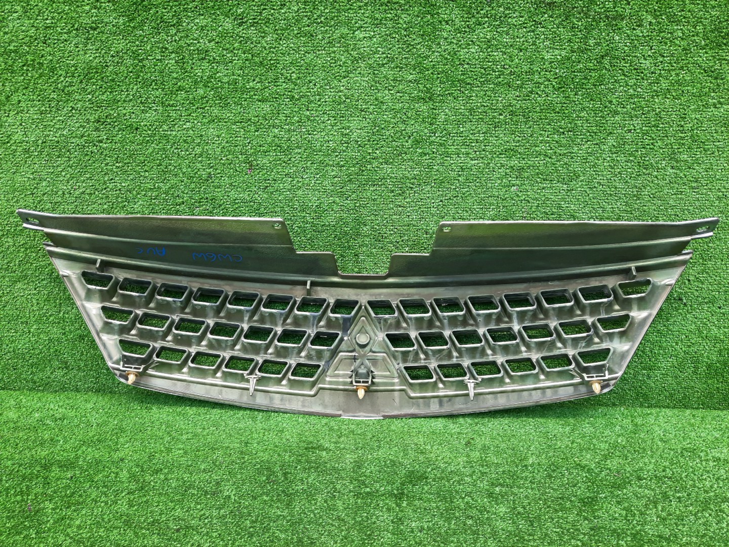 Решетка радиатора MITSUBISHI OUTLANDER CW4W, CW6W, CW5W 7450A460 3 ракурс