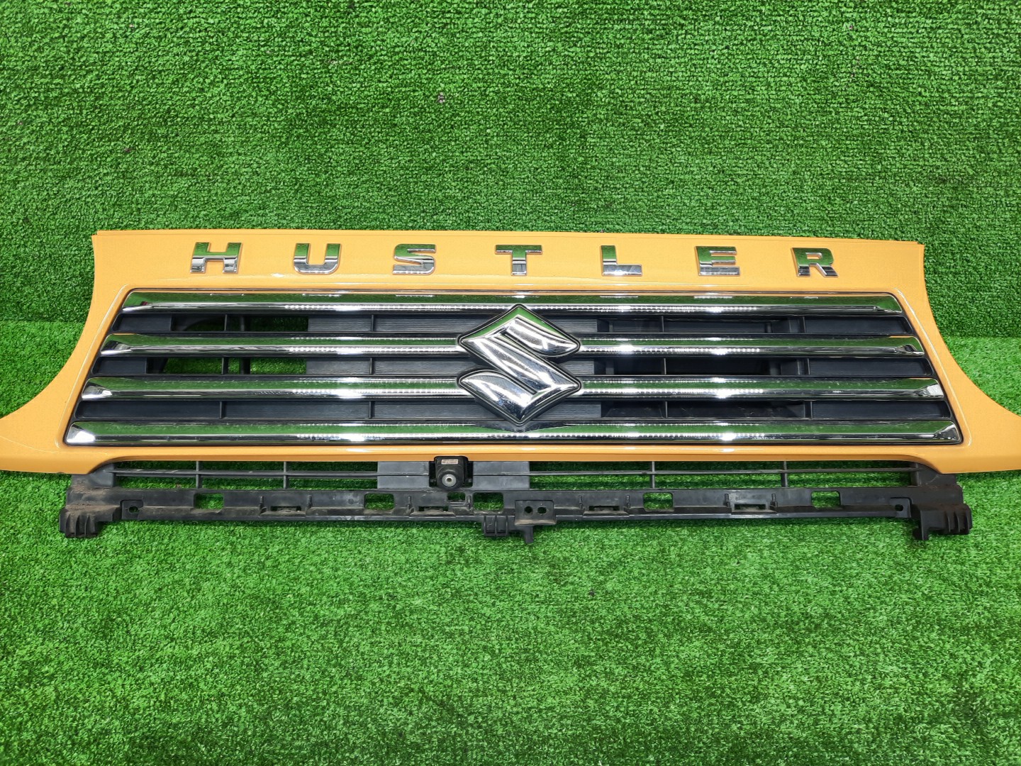 Решетка радиатора SUZUKI HUSTLER MR41S 2 ракурс