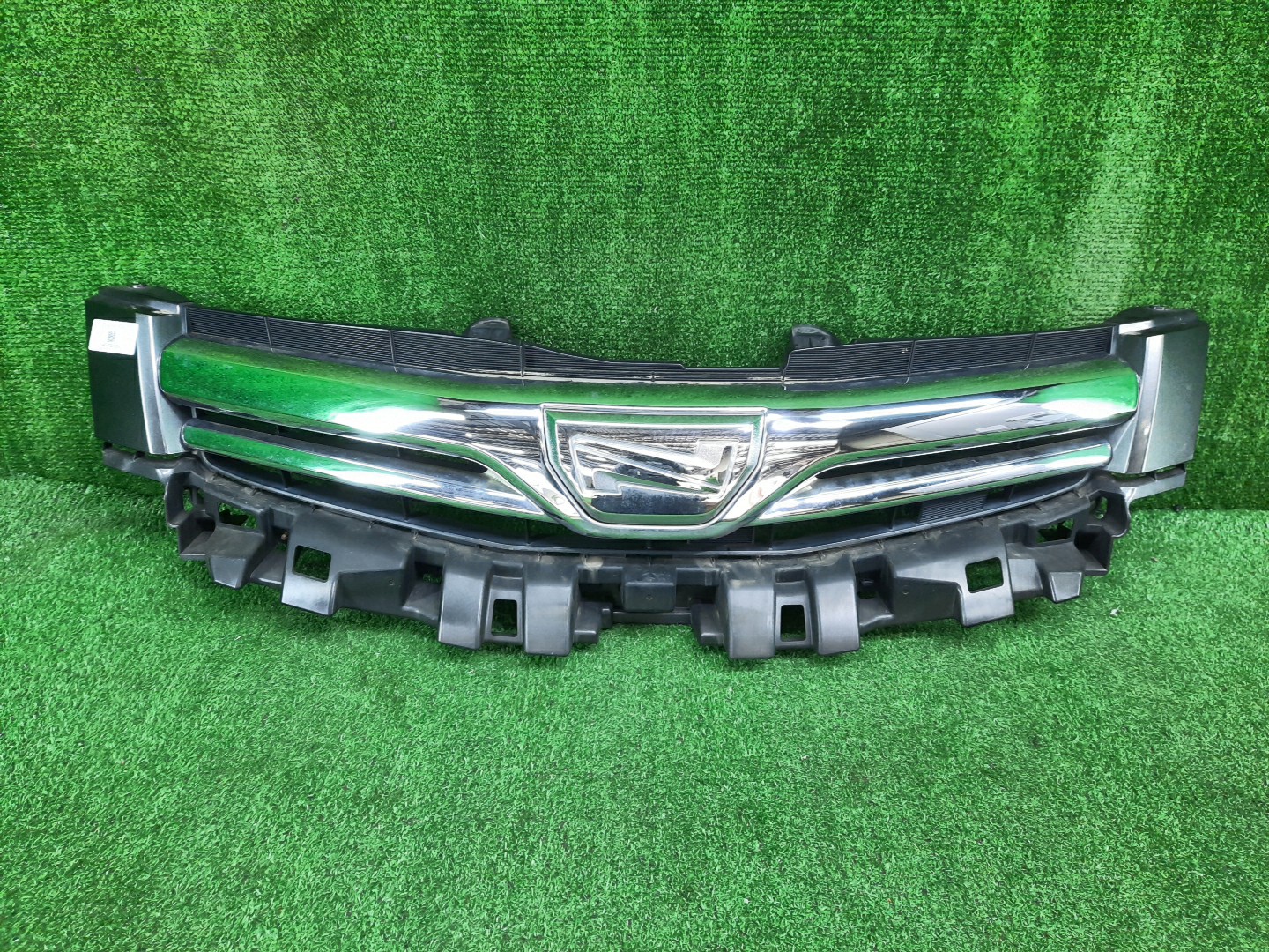 Решетка радиатора TOYOTA NOAH ZRR75W, ZRR70W, ZRR75G, ZRR70G 53101-28550 1 ракурс