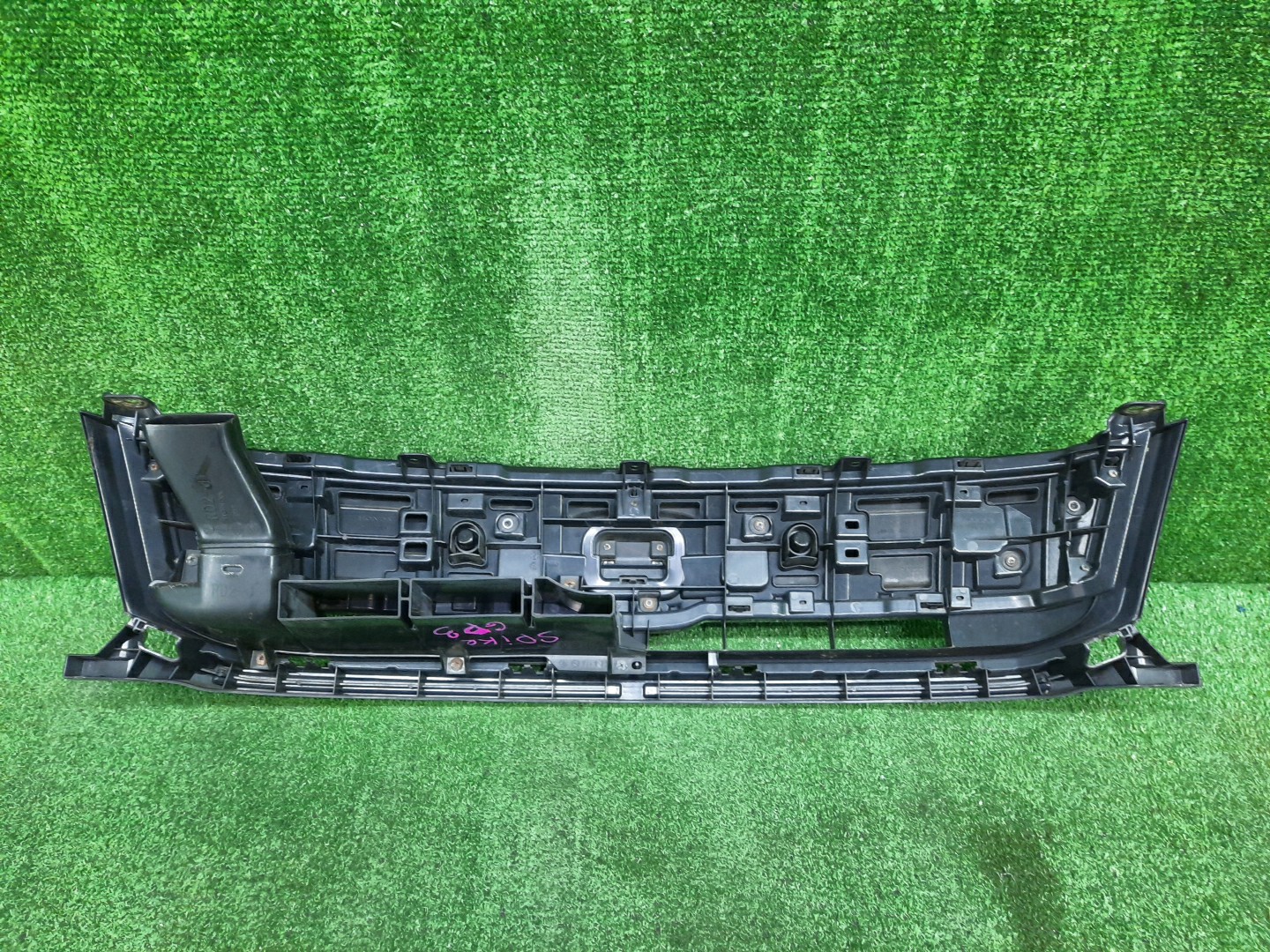 Решетка радиатора HONDA FREED SPIKE GP3 71121-SWZ-003 2 ракурс