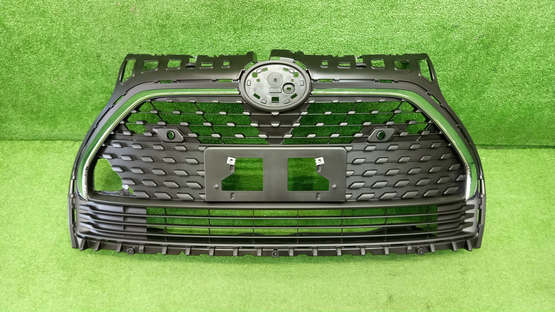 Решетка радиатора TOYOTA SIENTA NSP172G, NSP170G, NCP175G, NHP170G 53101-52690 1 ракурс Решетка радиатора TOYOTA SIENTA NSP172G, NSP170G, NCP175G, NHP170G 53101-52690 1 ракурс