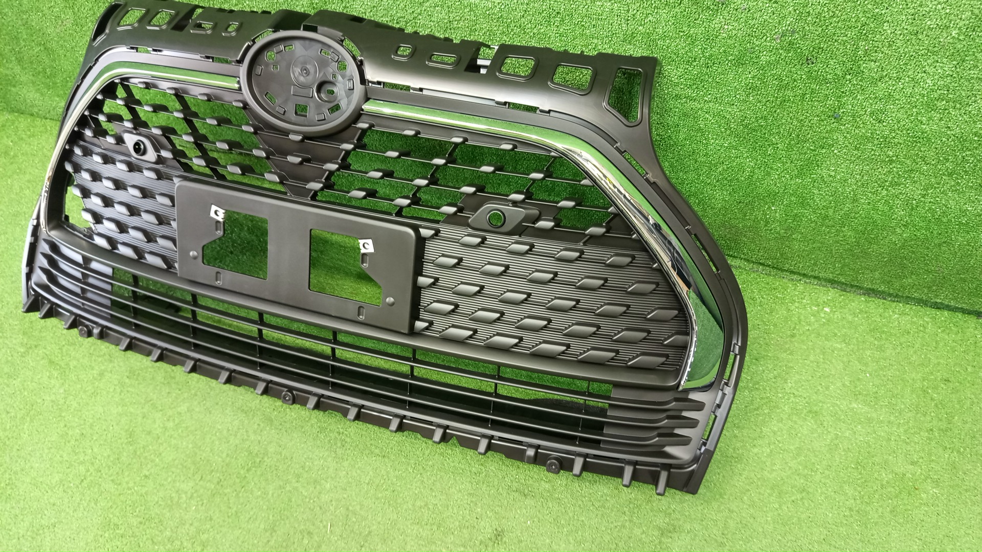 Решетка радиатора TOYOTA SIENTA NSP172G, NSP170G, NCP175G, NHP170G 53101-52690 3 ракурс Решетка радиатора TOYOTA SIENTA NSP172G, NSP170G, NCP175G, NHP170G 53101-52690 3 ракурс