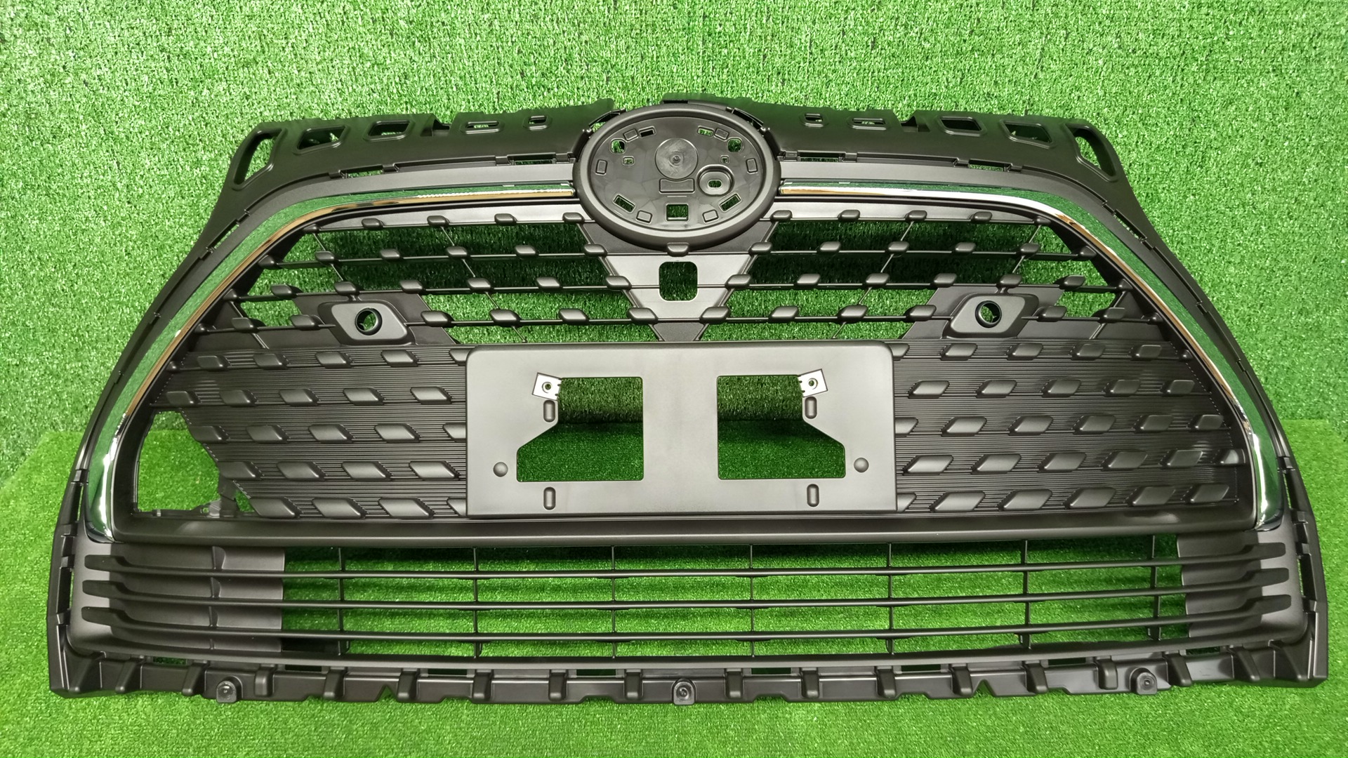 Решетка радиатора TOYOTA SIENTA NSP172G, NSP170G, NCP175G, NHP170G 53101-52700 1 ракурс Решетка радиатора TOYOTA SIENTA NSP172G, NSP170G, NCP175G, NHP170G 53101-52700 1 ракурс