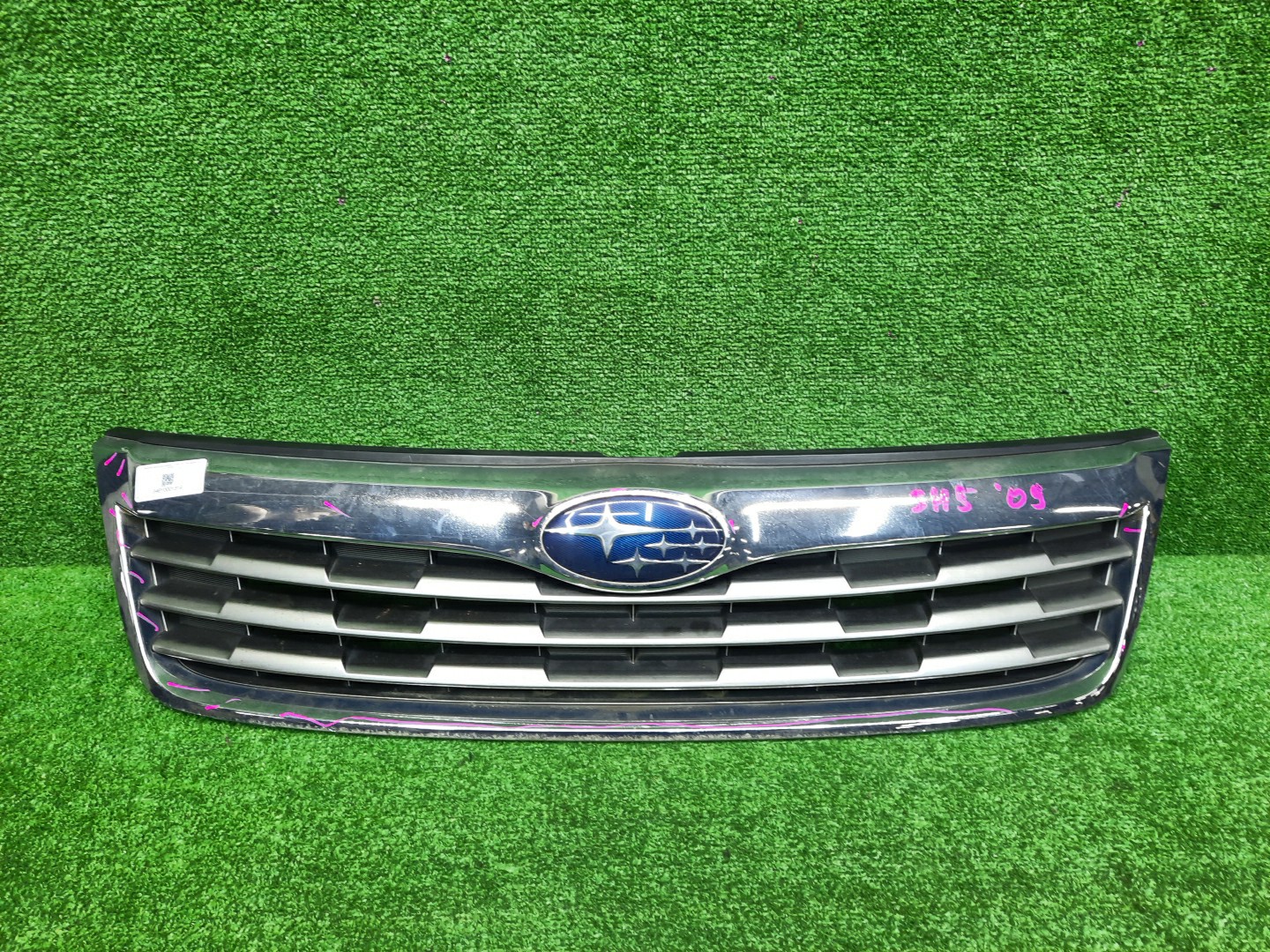 Решетка радиатора SUBARU FORESTER SHJ, SH5, SH9 1 ракурс