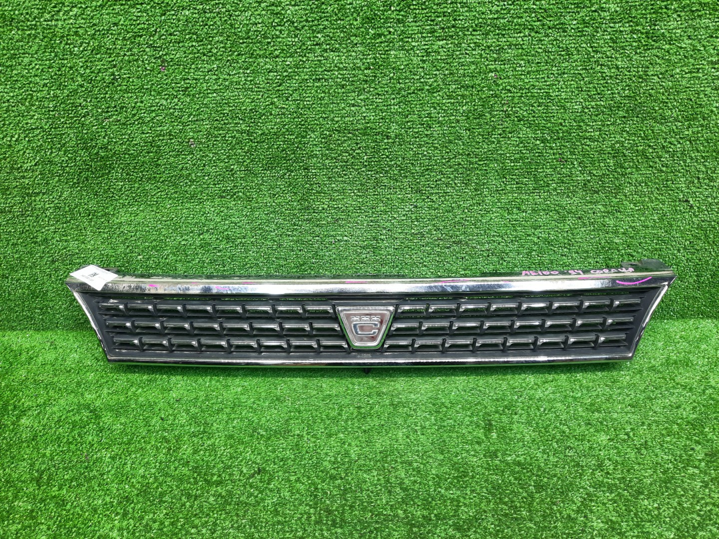 Решетка радиатора TOYOTA COROLLA AE100 53111-1A170 1 ракурс