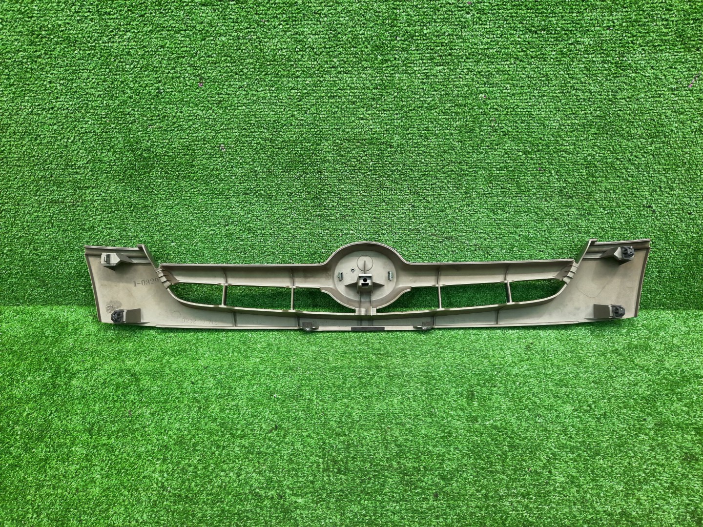 Решетка радиатора MAZDA DEMIO DW3W, DW5W D202B712 4 ракурс