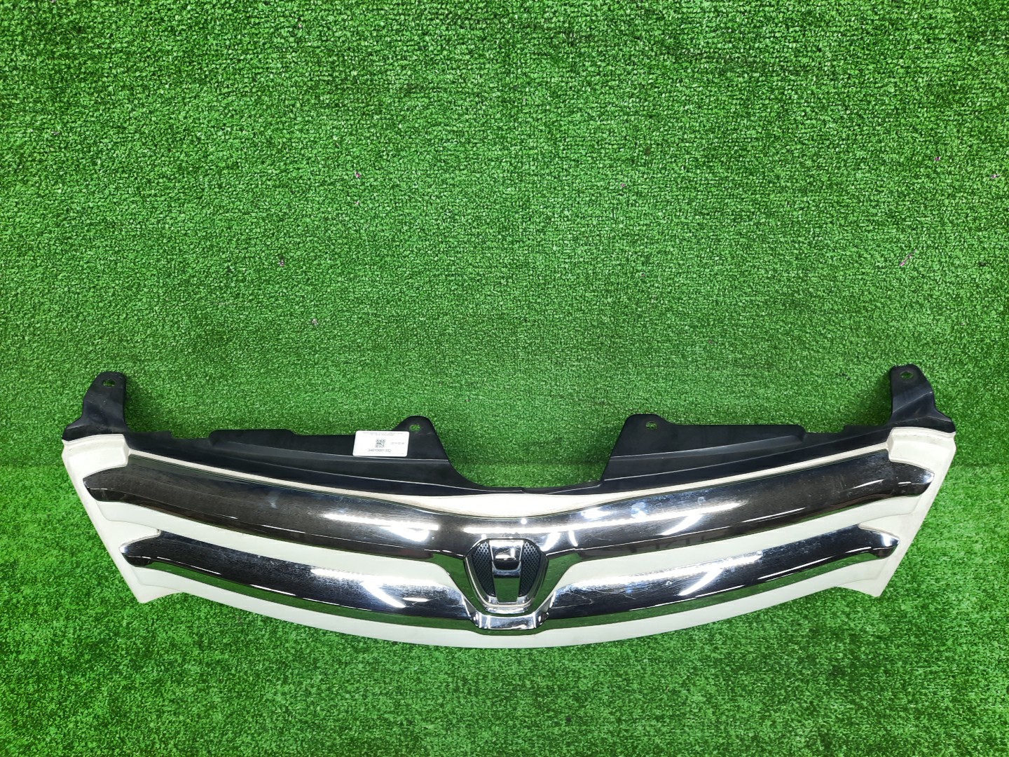 Решетка радиатора TOYOTA IST NCP60, NCP65, NCP61 53111-52190 2 ракурс