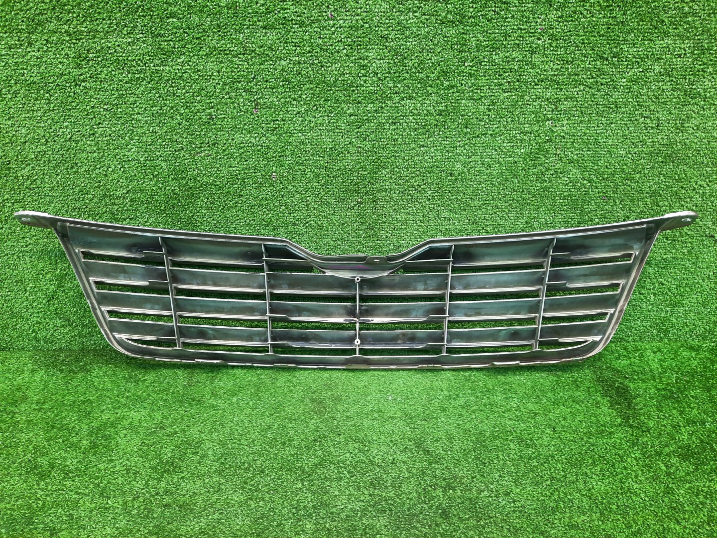 Решетка радиатора TOYOTA COROLLA, COROLLA FIELDER ZZE124, NZE121, NZE120, ZZE122, NZE124, CE121, NZE121G, ZZE123G, ZZE124G, ZZE122G, NZE124G , 1NZ-FE, 1ZZ-FE 53111-12A20 3 ракурс