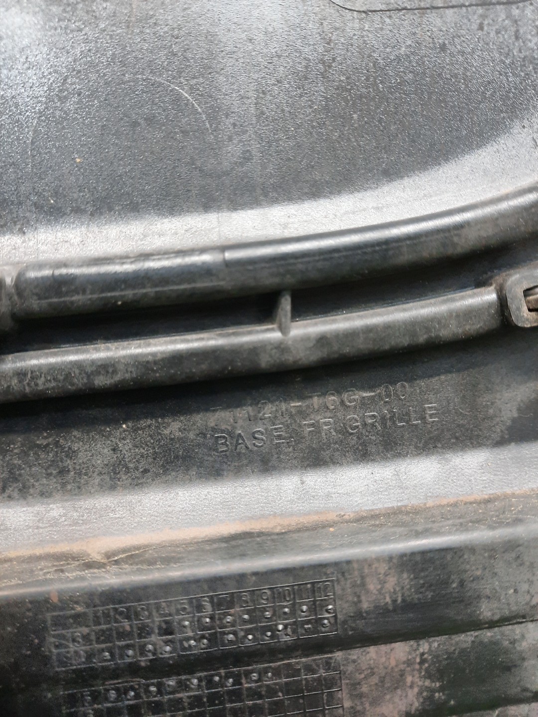 Решетка радиатора HONDA N-WGN JH1 71121-T6G-00 5 ракурс