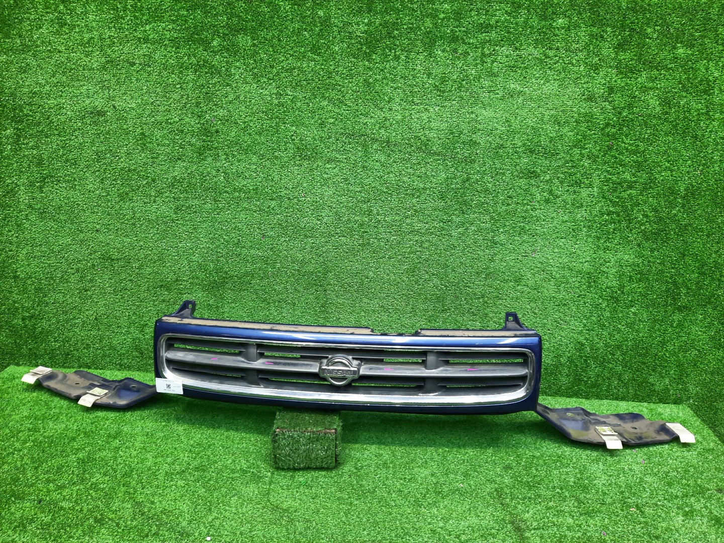 Решетка радиатора NISSAN PRAIRIE JOY PM11 62310-50R00 1 ракурс