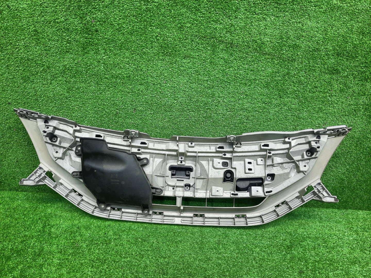 Решетка радиатора HONDA FREED GP3, GB3, GB4 71121-SWP-003 3 ракурс