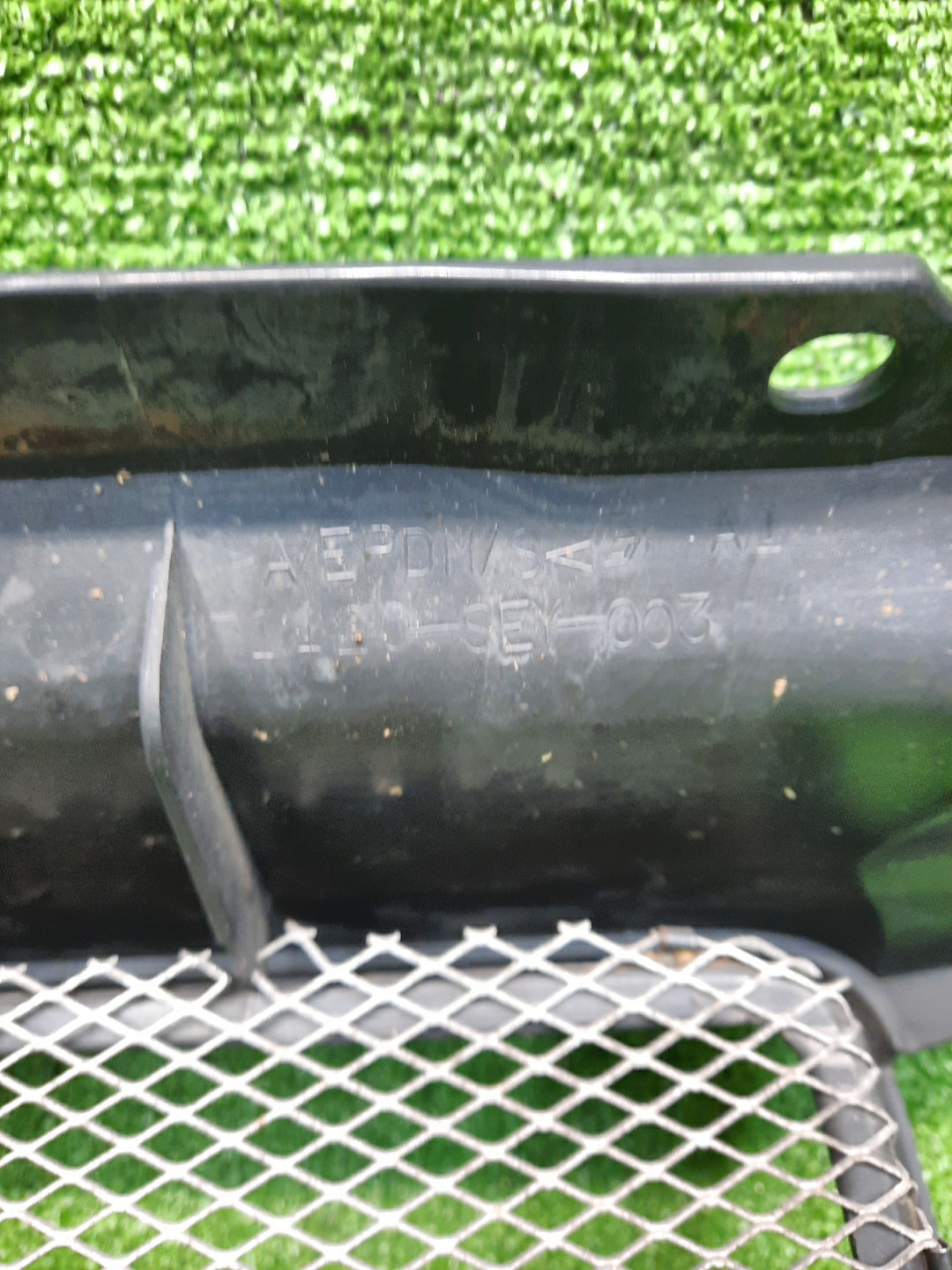 Решетка радиатора HONDA MOBILIO SPIKE GK1, GK2 71120-SEY-003 4 ракурс