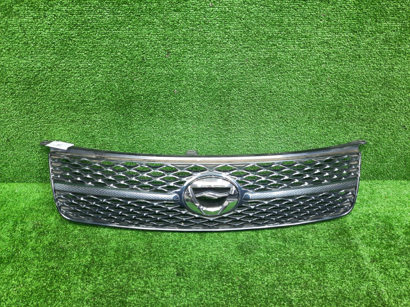 Решетка радиатора TOYOTA COROLLA FIELDER NZE141G 53101-13200 1 ракурс