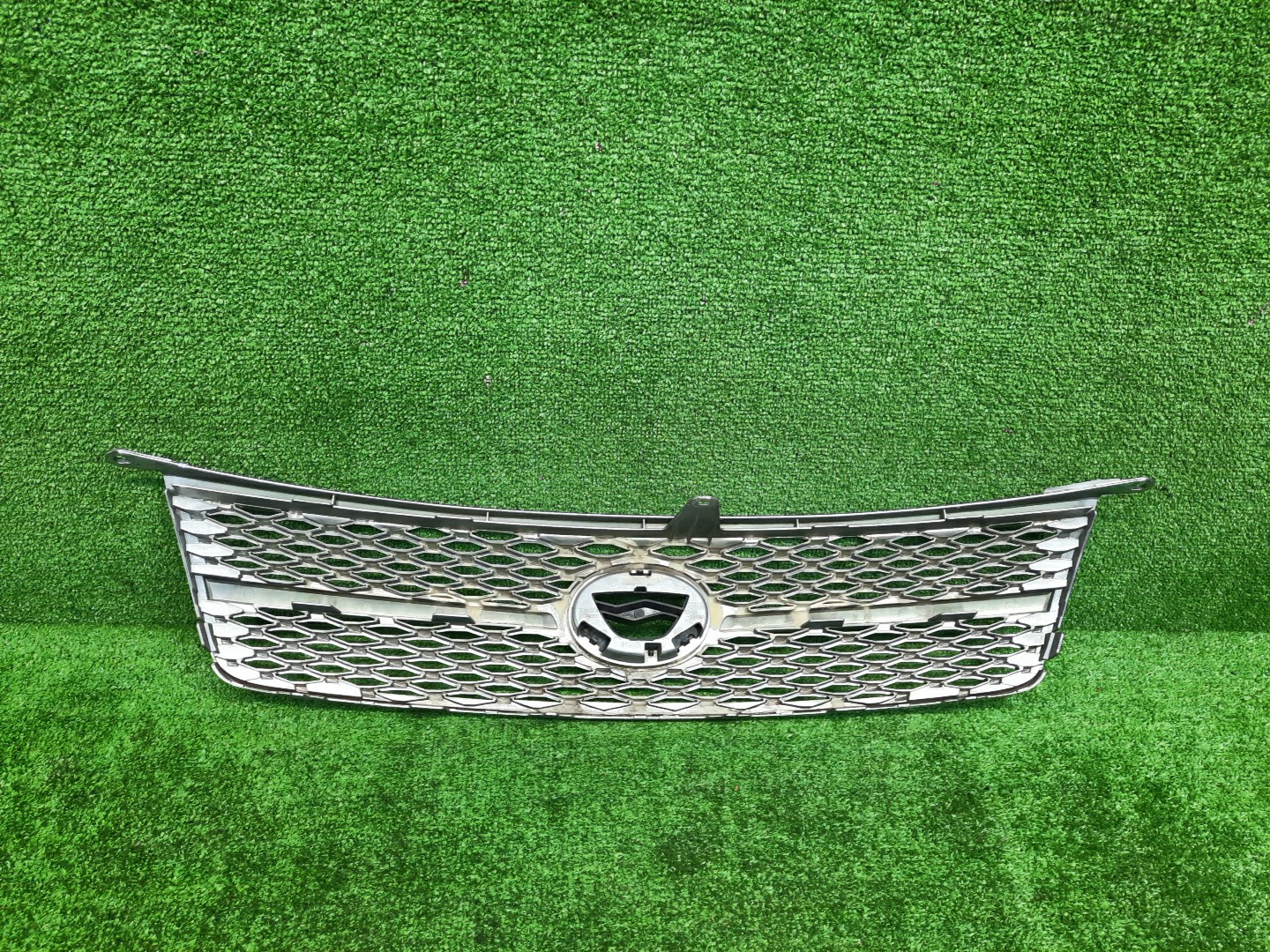 Решетка радиатора TOYOTA COROLLA FIELDER NZE141G 53101-13200 2 ракурс
