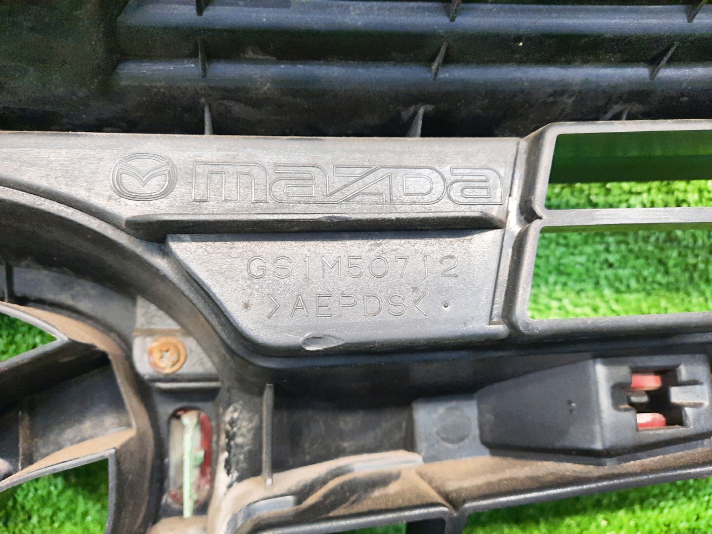 Решетка радиатора MAZDA ATENZA, MAZDA 6, 6 GH5FP, GH5AP, GH5AS, GH5FS, GHEFP, GHEFS, GH5AW, GH5FW, GHEFW, GH GS1M50712 3 ракурс