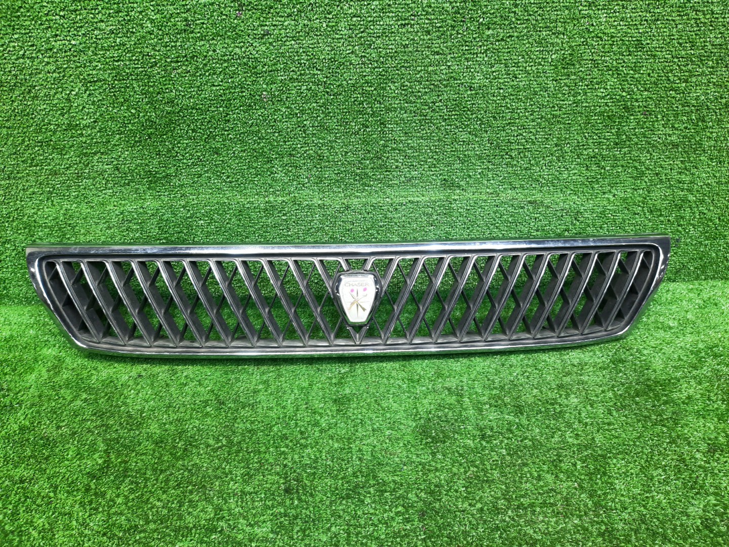 Решетка радиатора TOYOTA CHASER GX90, JZX90, SX90, JZX91, JZX93, LX90 53111-22470 1 ракурс