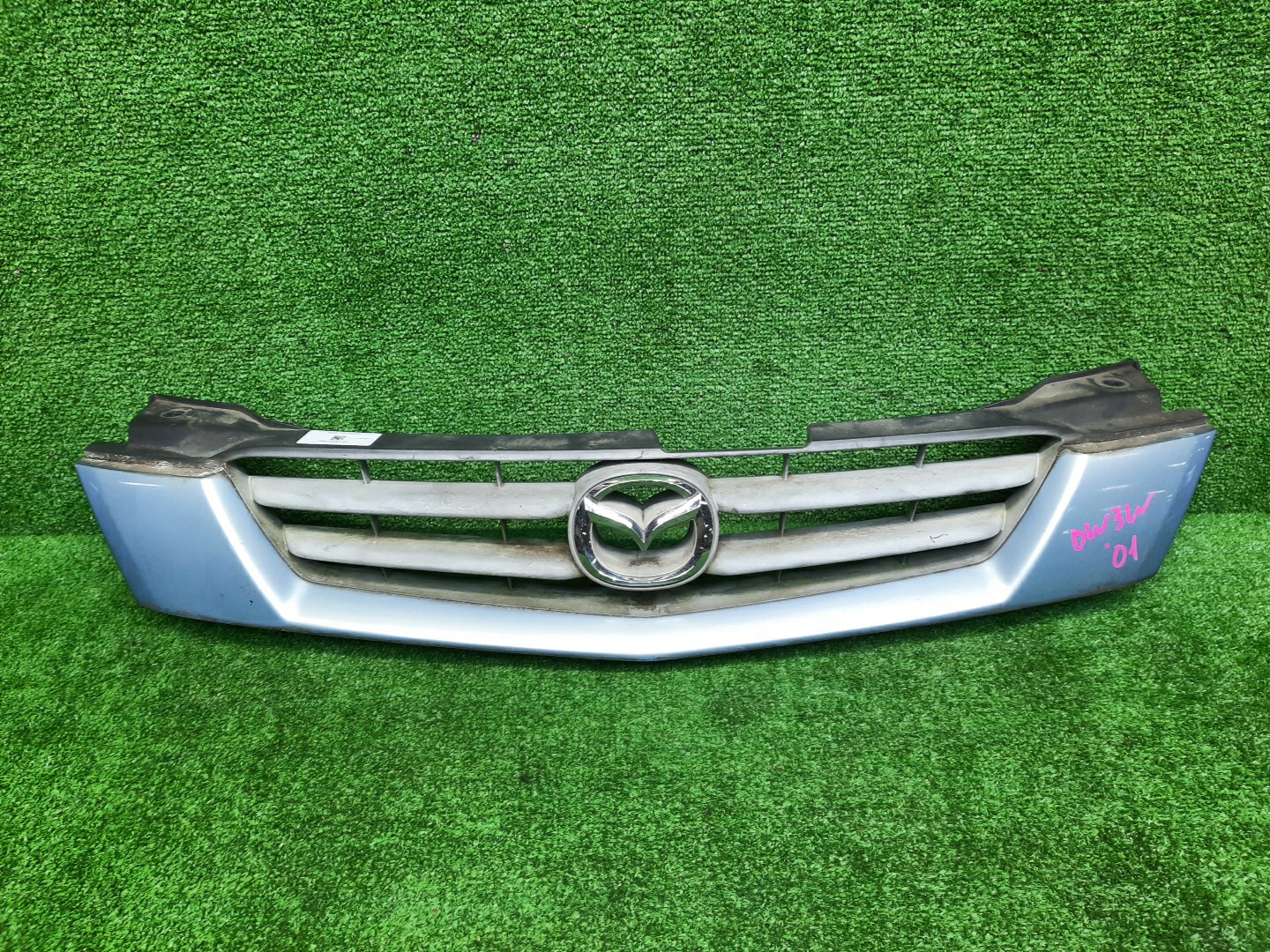 Решетка радиатора MAZDA DEMIO DW3W, DW5W D2675071 1 ракурс