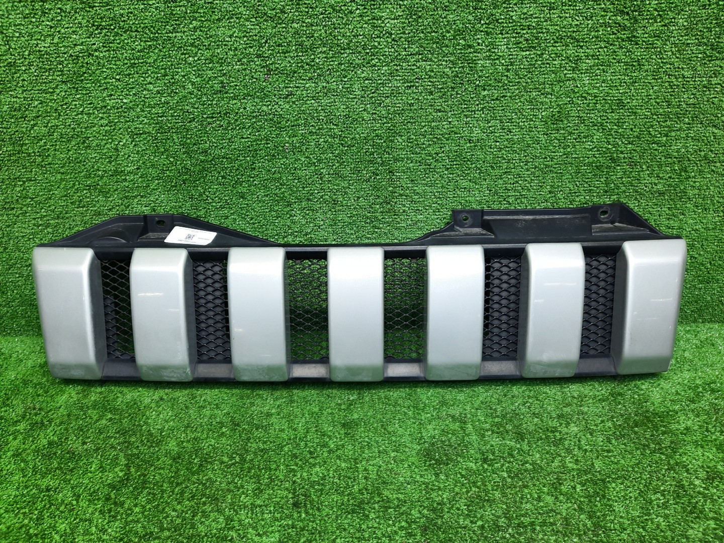 Решетка радиатора SUZUKI JIMNY SIERRA, JIMNY WIDE, JIMNY JB43W, JB33W, JB23W 99000-99064 1 ракурс