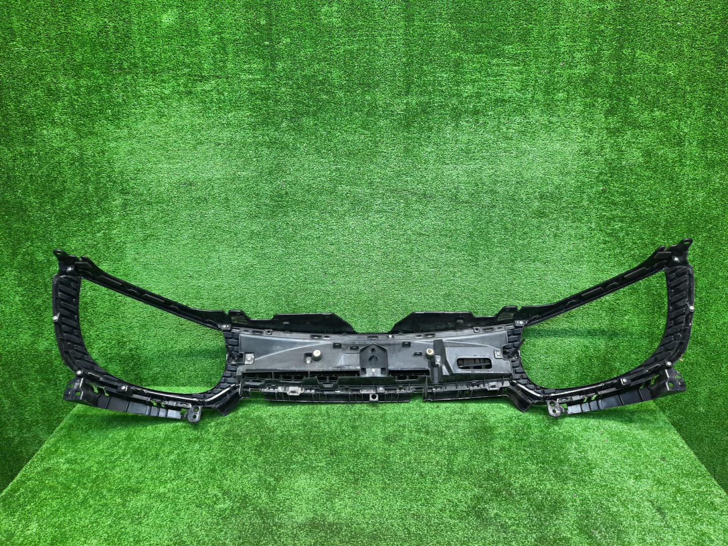 Решетка радиатора SUZUKI IGNIS FF21S 72111-62R13 4 ракурс