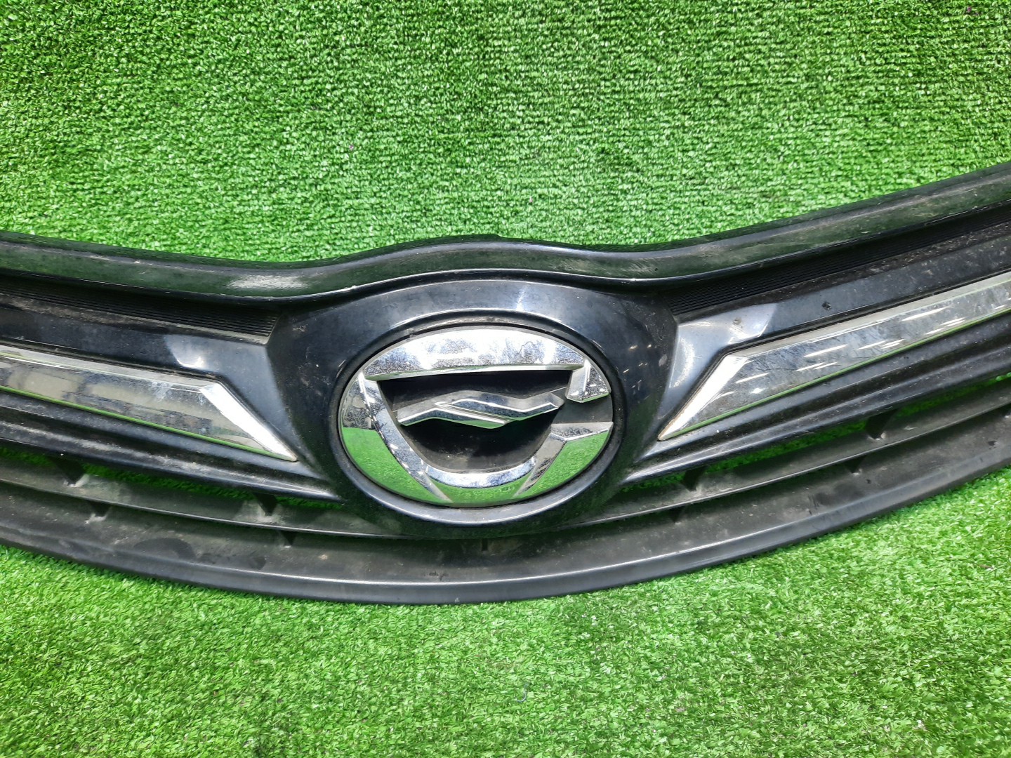 Решетка радиатора TOYOTA COROLLA FIELDER, COROLLA  AXIO ZRE162G, NZE164G, NZE161G, NKE165G, NRE161G, NZE161, NZE164, NRE161, NKE165, ZRE162, NRE160 53111-12D60 3 ракурс