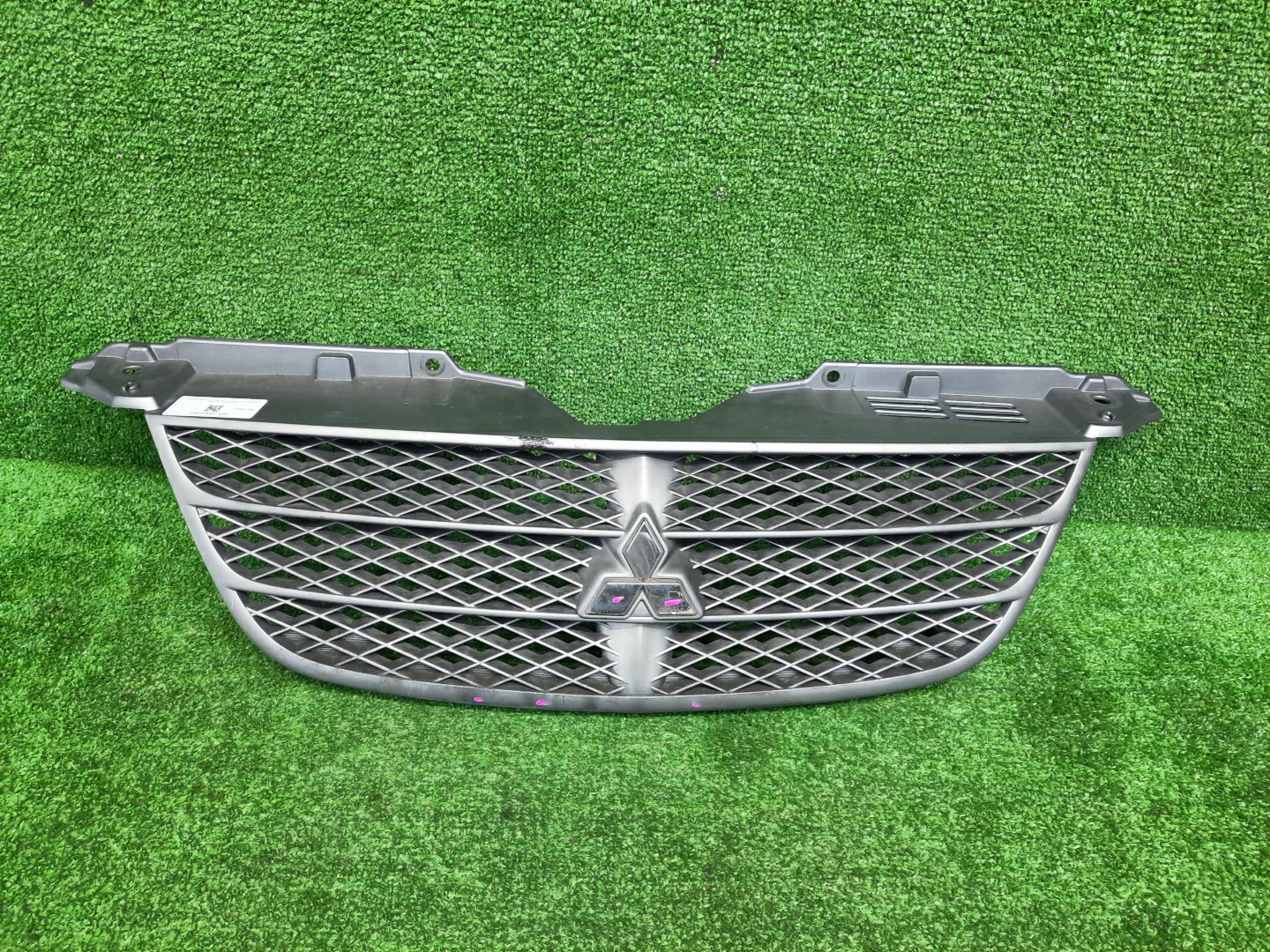 Решетка радиатора MITSUBISHI AIRTREK CU2W, CU4W MR971560 1 ракурс
