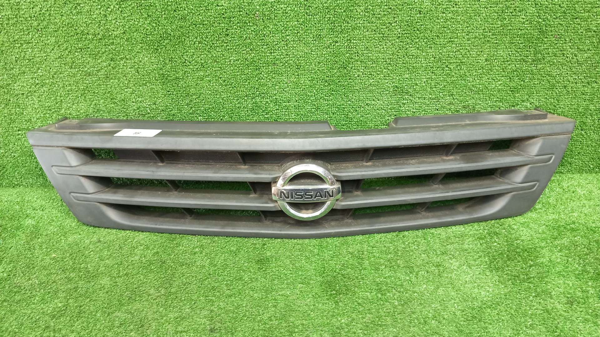 Решетка радиатора NISSAN AD Y11 62310-WE400 1 ракурс