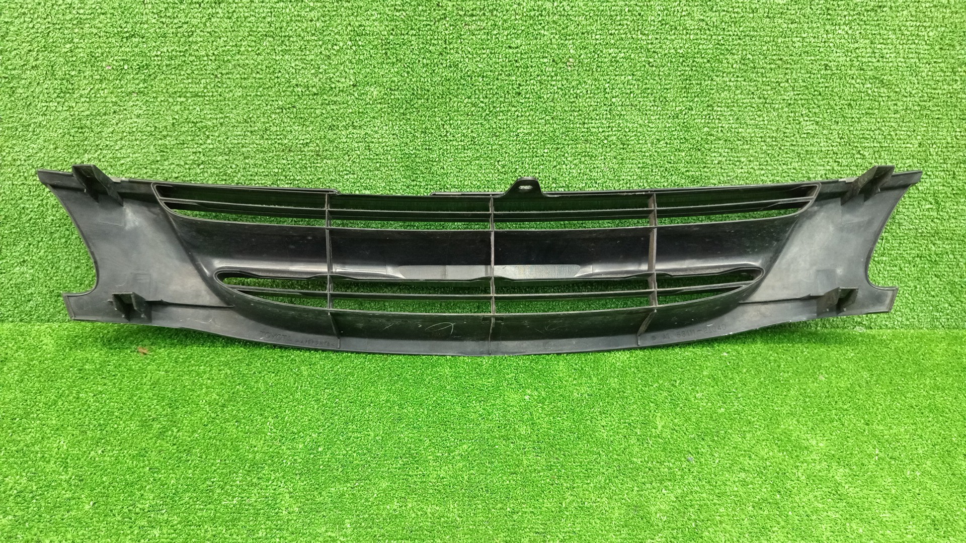 Решетка радиатора TOYOTA CALDINA ST215W, ST210G, ST215G, CT216, ST210, AT211, ST215, CT216G, AT211G 53111-21040 3 ракурс