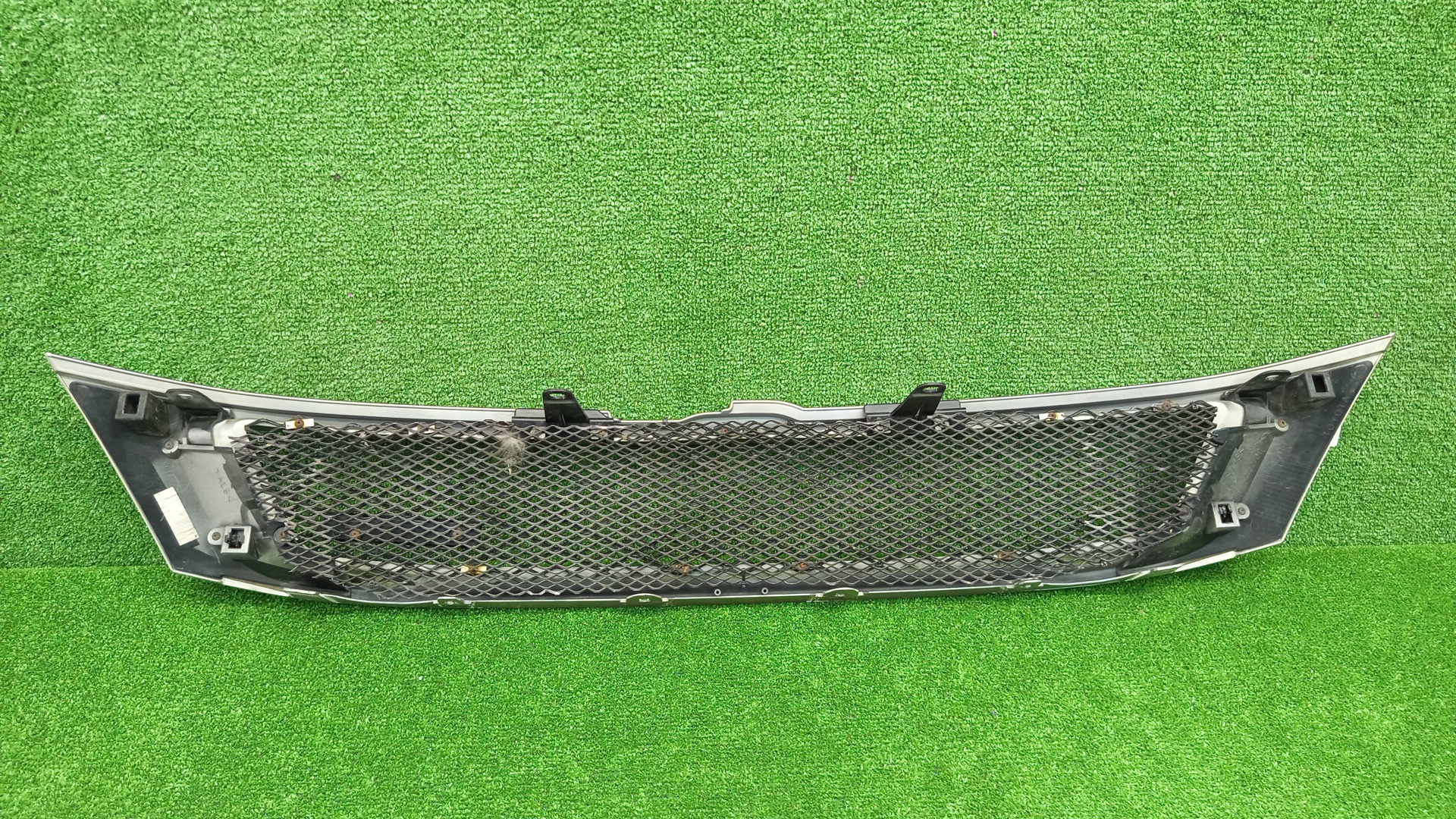 Решетка радиатора TOYOTA ISIS ZNM10, ZNM10W, ANM10, ANM10W, ANM15, ANM15W, ZGM10, ZGM10W, ZGM11, ZGM11W, ZGM15, ZGM15W, ANM10G, ZGM10G, ANM15G, ZNM10G, ZGM11G, ZGM15G 08423-44150 2 ракурс