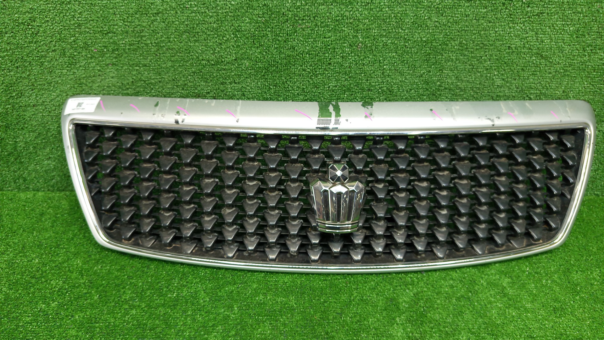 Решетка радиатора TOYOTA CROWN GRS182, GRS180, GRS181, GRS183, GRS184 53111-30A70 1 ракурс