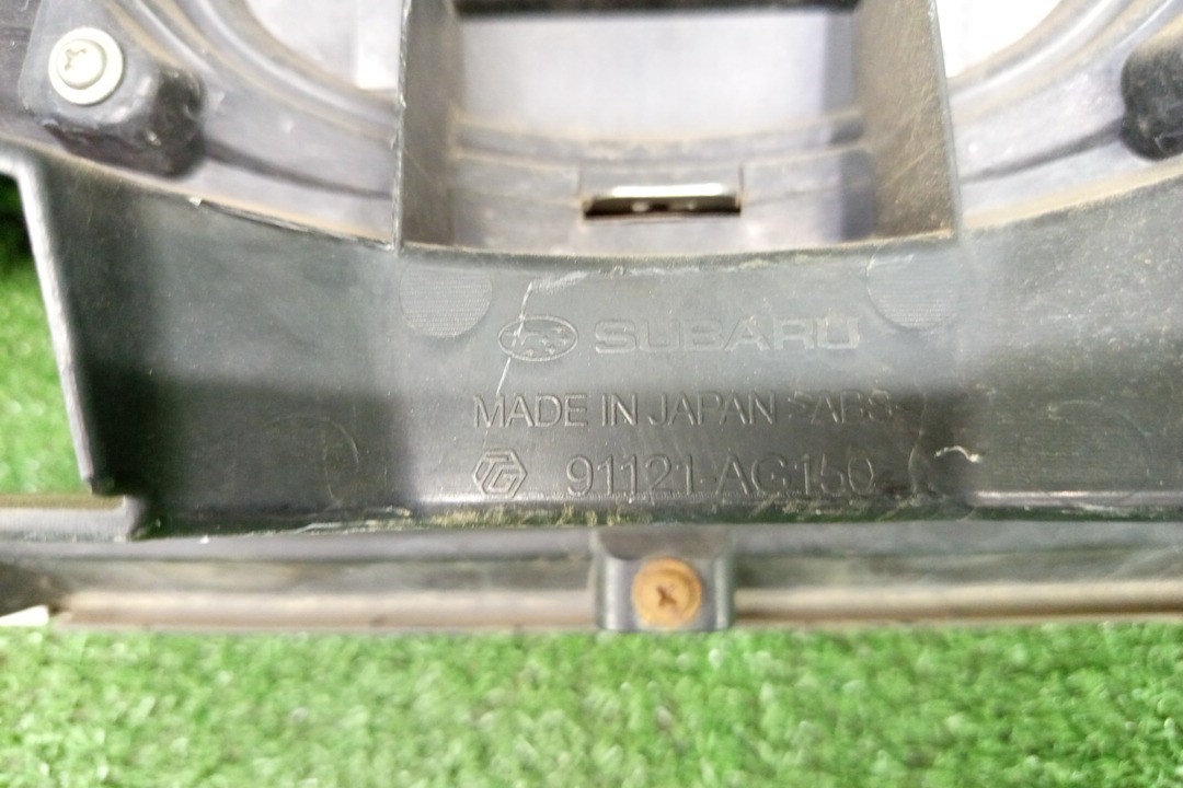 Решетка радиатора SUBARU LEGACY BL5 91121AG150 4 ракурс