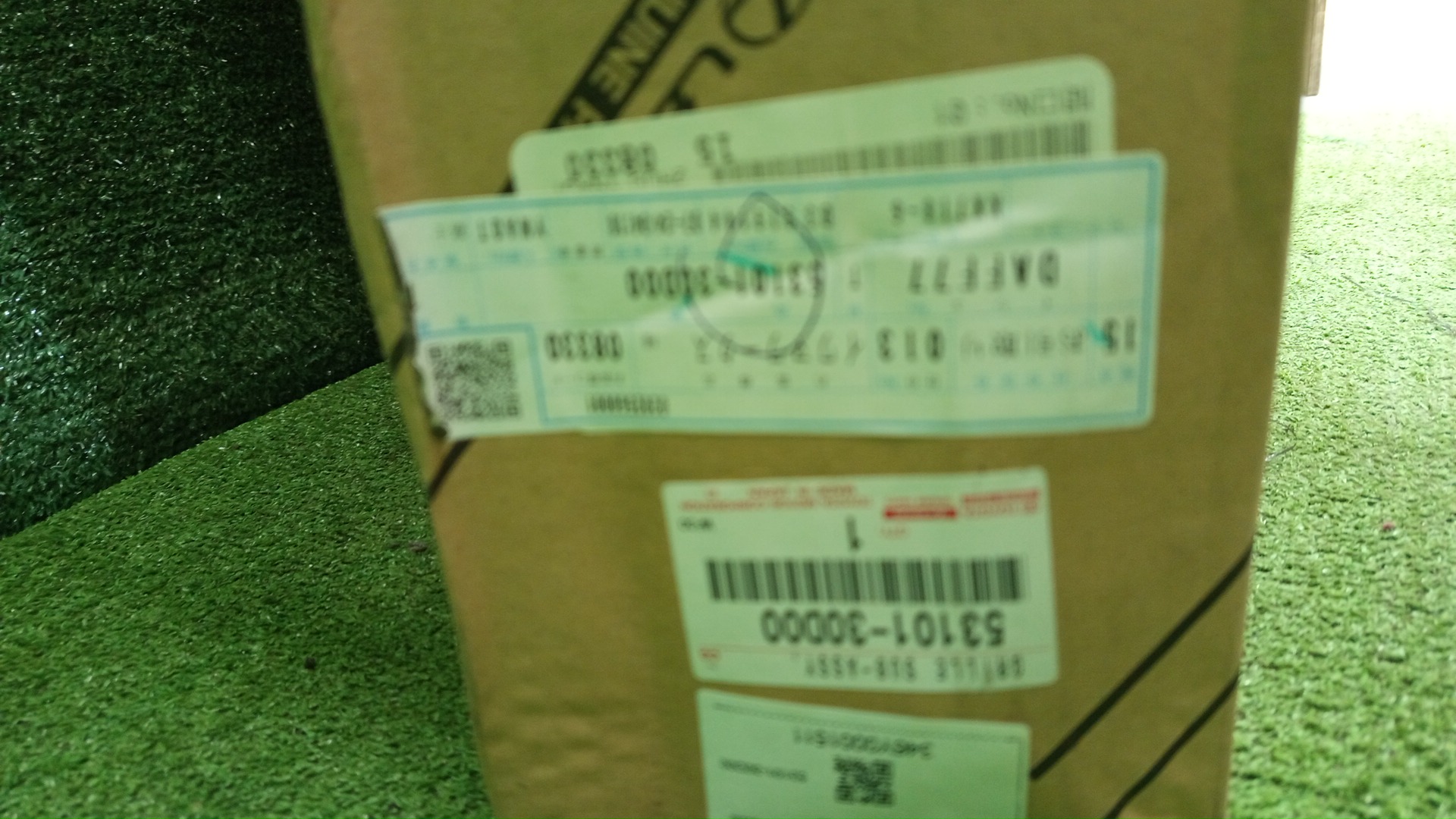 Решетка радиатора TOYOTA CROWN ARS220 53101-30D00 5 ракурс