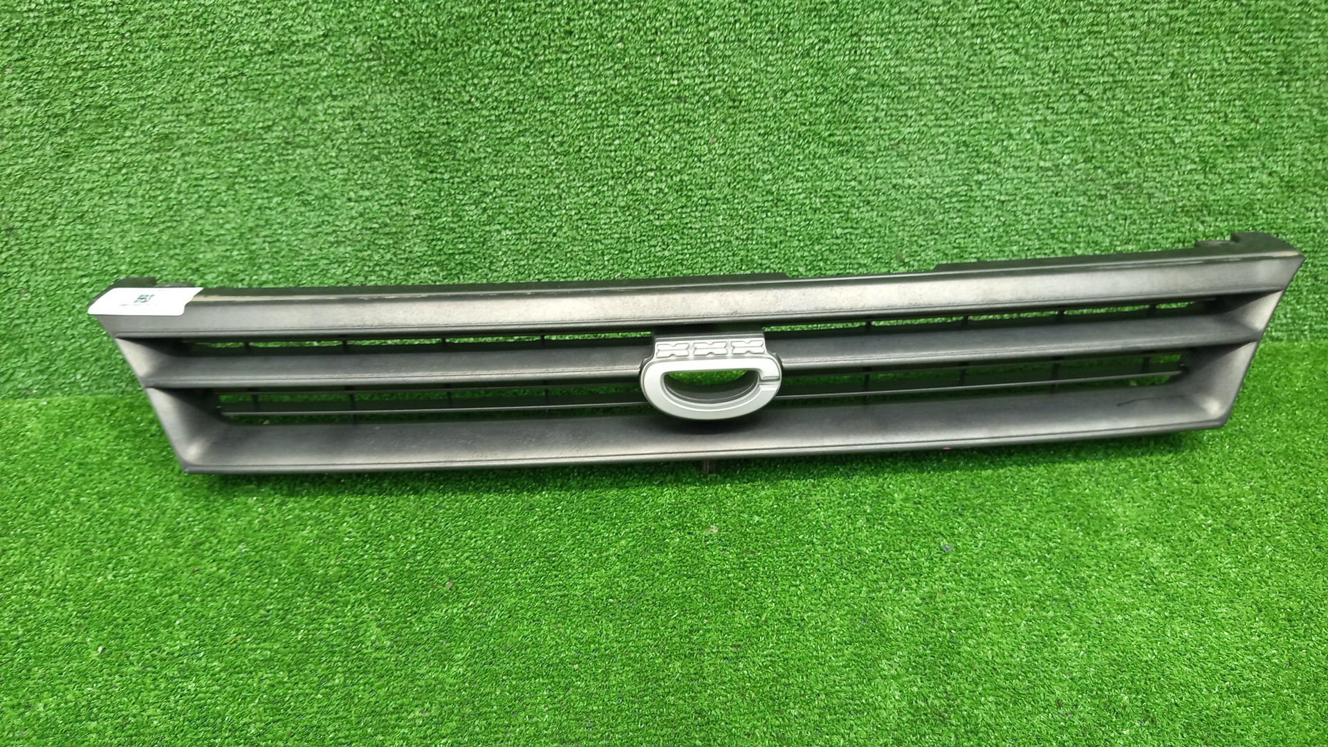 Решетка радиатора TOYOTA COROLLA EE102 53101-13070 1 ракурс