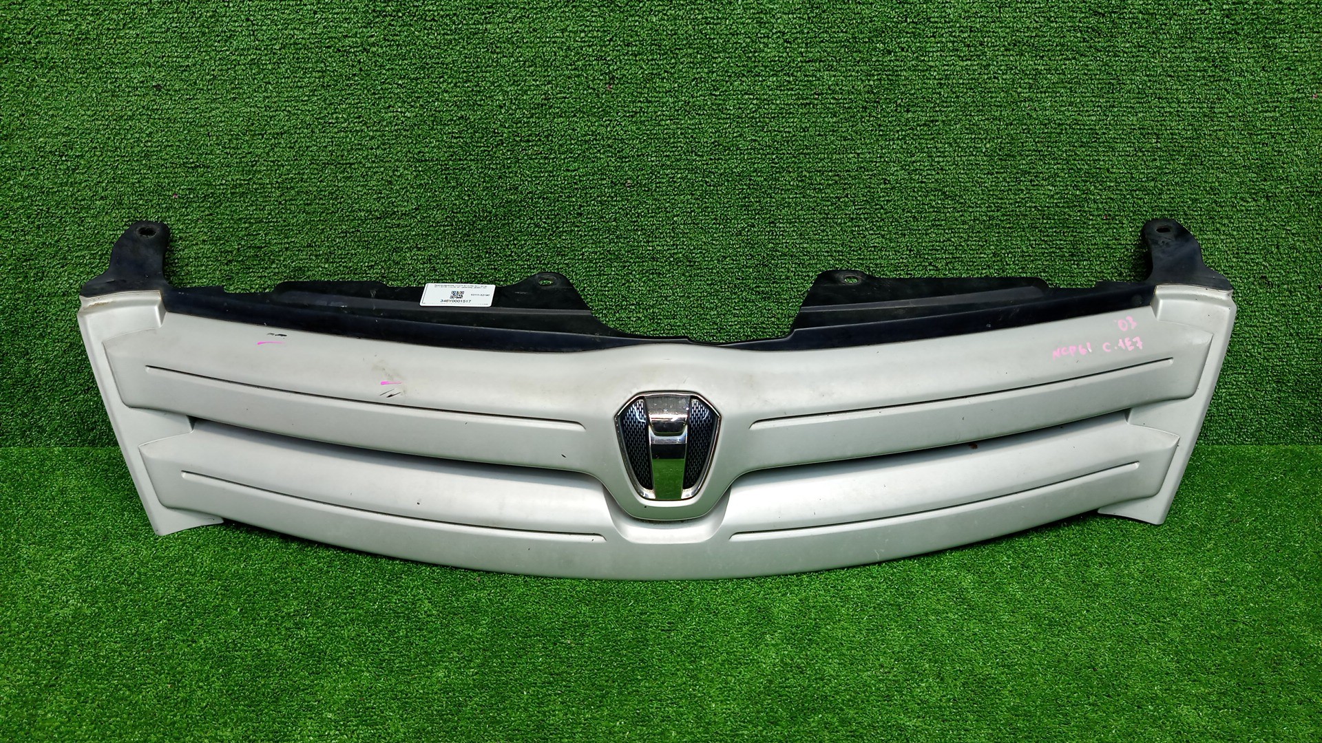 Решетка радиатора TOYOTA IST NCP60, NCP65, NCP61 53111-52190 1 ракурс