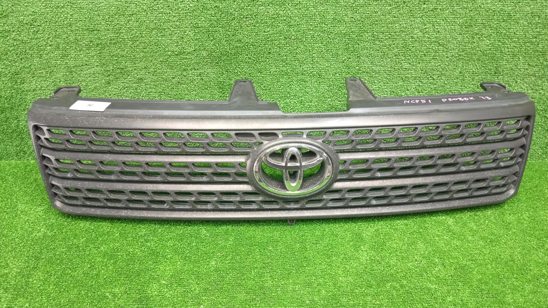 Решетка радиатора TOYOTA PROBOX NCP51V, NCP58G, NCP55V, NCP50V, NCP59G, NLP51 53111-52170 1 ракурс