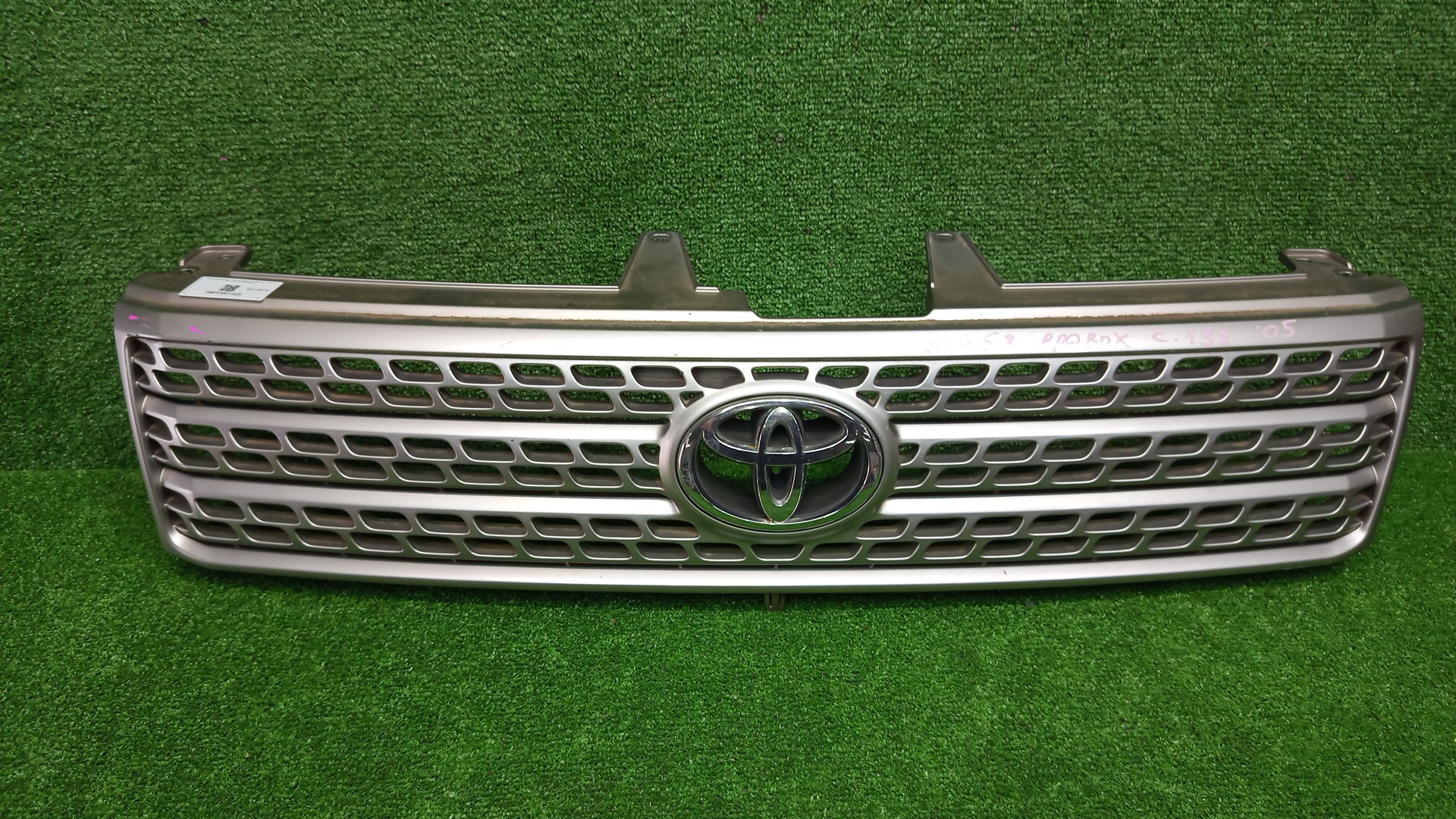 Решетка радиатора TOYOTA PROBOX NCP51V, NCP58G, NCP55V, NCP50V, NCP59G, NLP51 53111-52170 1 ракурс