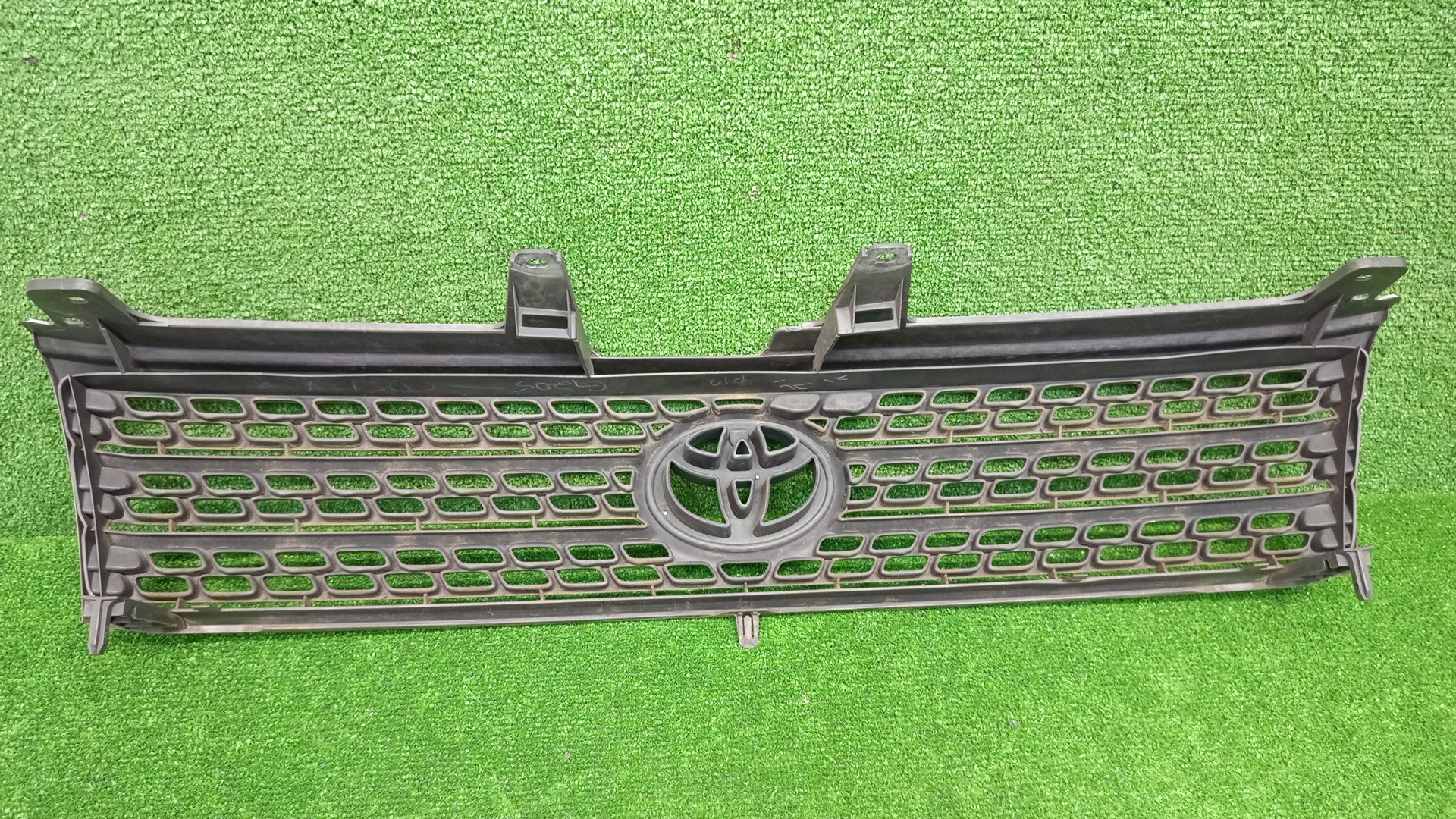 Решетка радиатора TOYOTA PROBOX NCP51V, NCP58G, NCP55V, NCP50V, NCP59G, NLP51 53111-52170 2 ракурс