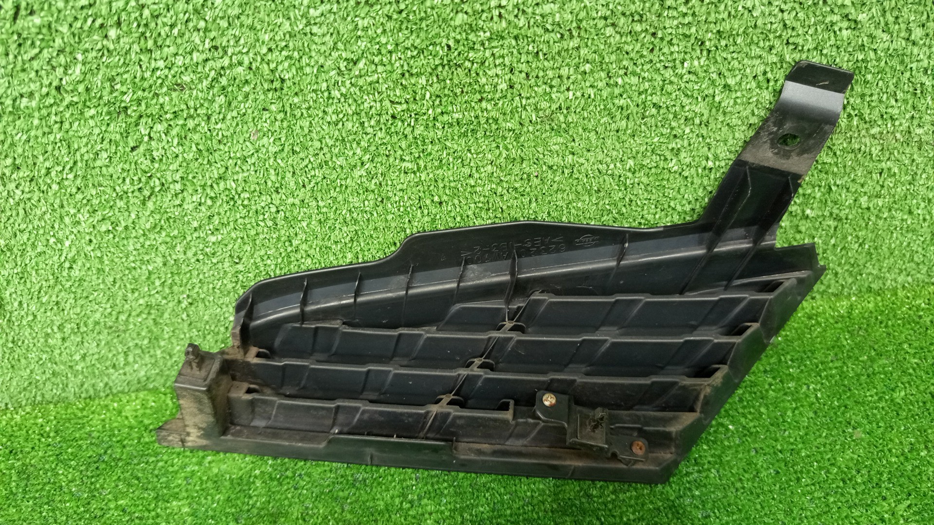 Решетка радиатора правая NISSAN PRIMERA TP12 62320-AW700 2 ракурс