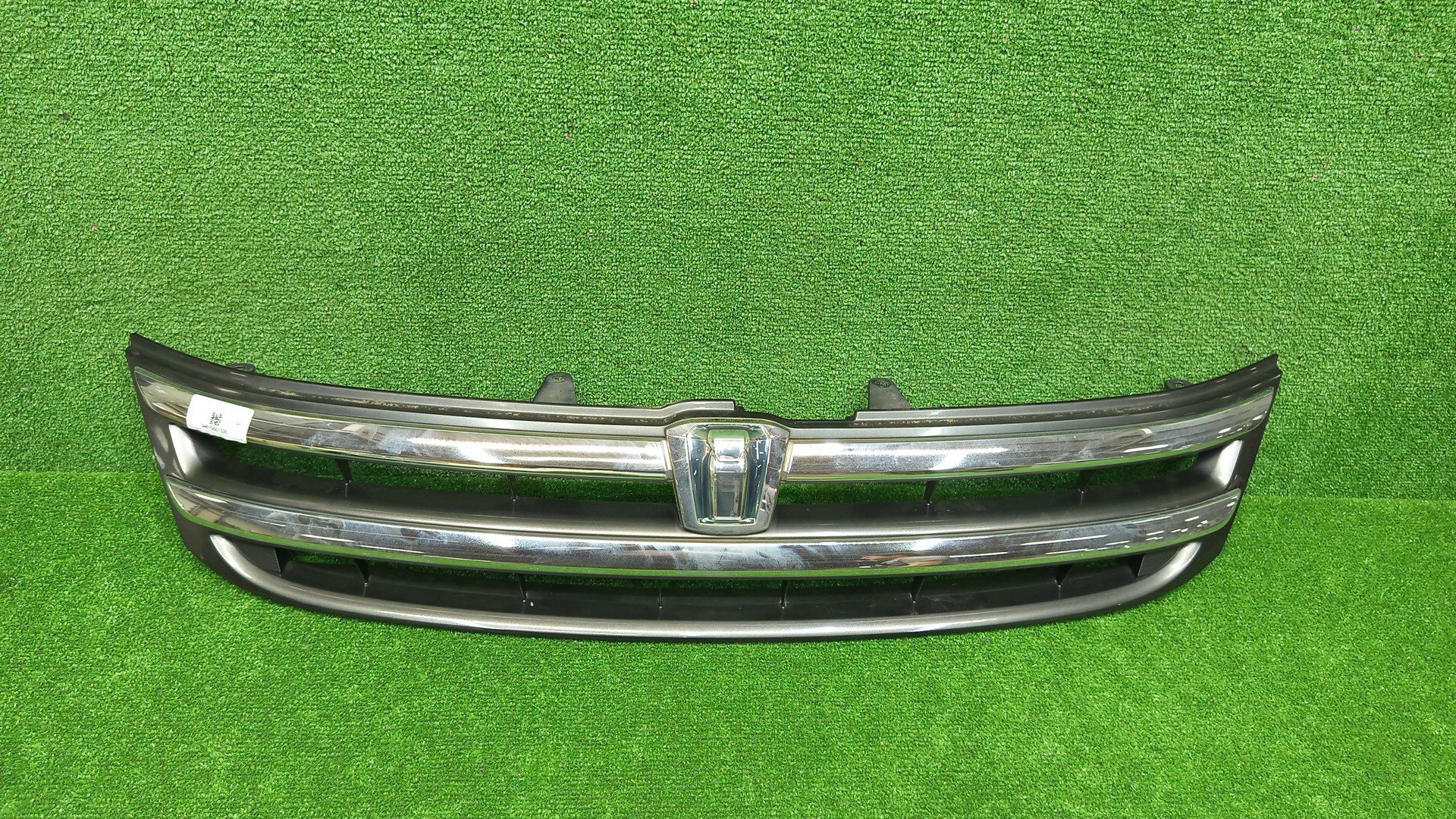 Решетка радиатора TOYOTA ISIS ZNM10, ZNM10W, ANM10, ANM10W, ANM15, ANM15W, ZGM10, ZGM10W, ZGM11, ZGM11W, ZGM15, ZGM15W, ANM10G, ZGM10G, ANM15G, ZNM10G, ZGM11G, ZGM15G 53101-44310 1 ракурс