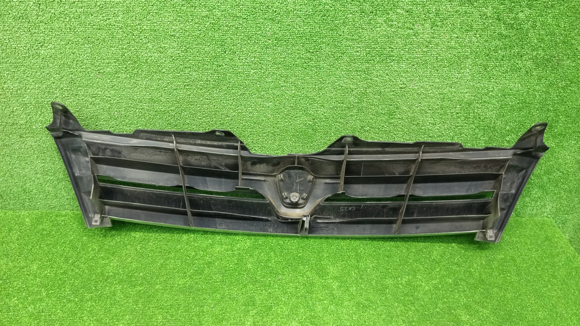 Решетка радиатора TOYOTA IST NCP60, NCP65, NCP61 53111-52190 2 ракурс