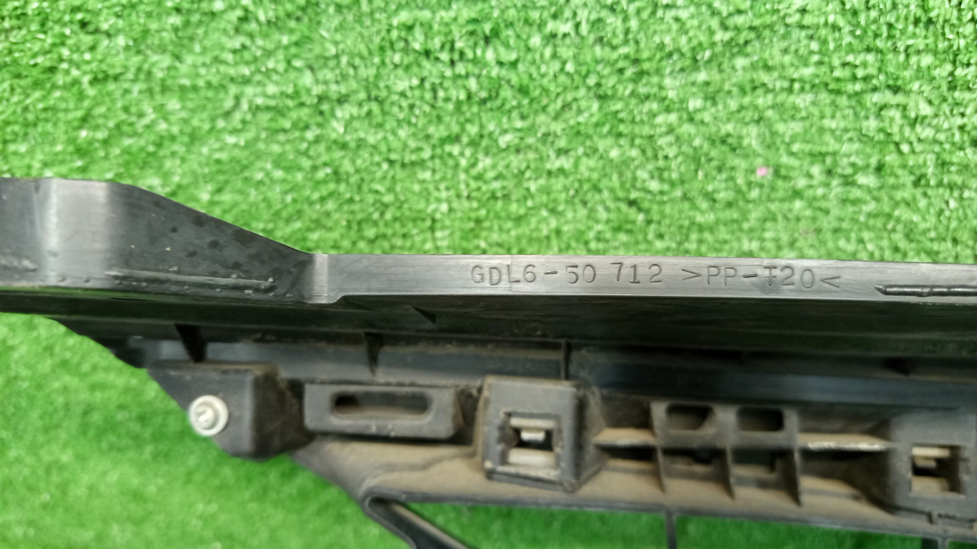 Решетка радиатора MAZDA ATENZA, MAZDA6, 6 GHEFP, GHEFS, GH5AW, GH5FW, GHEFW, GH, GH5FP, GH5AP, GH5AS, GH5FS GDL650712 4 ракурс