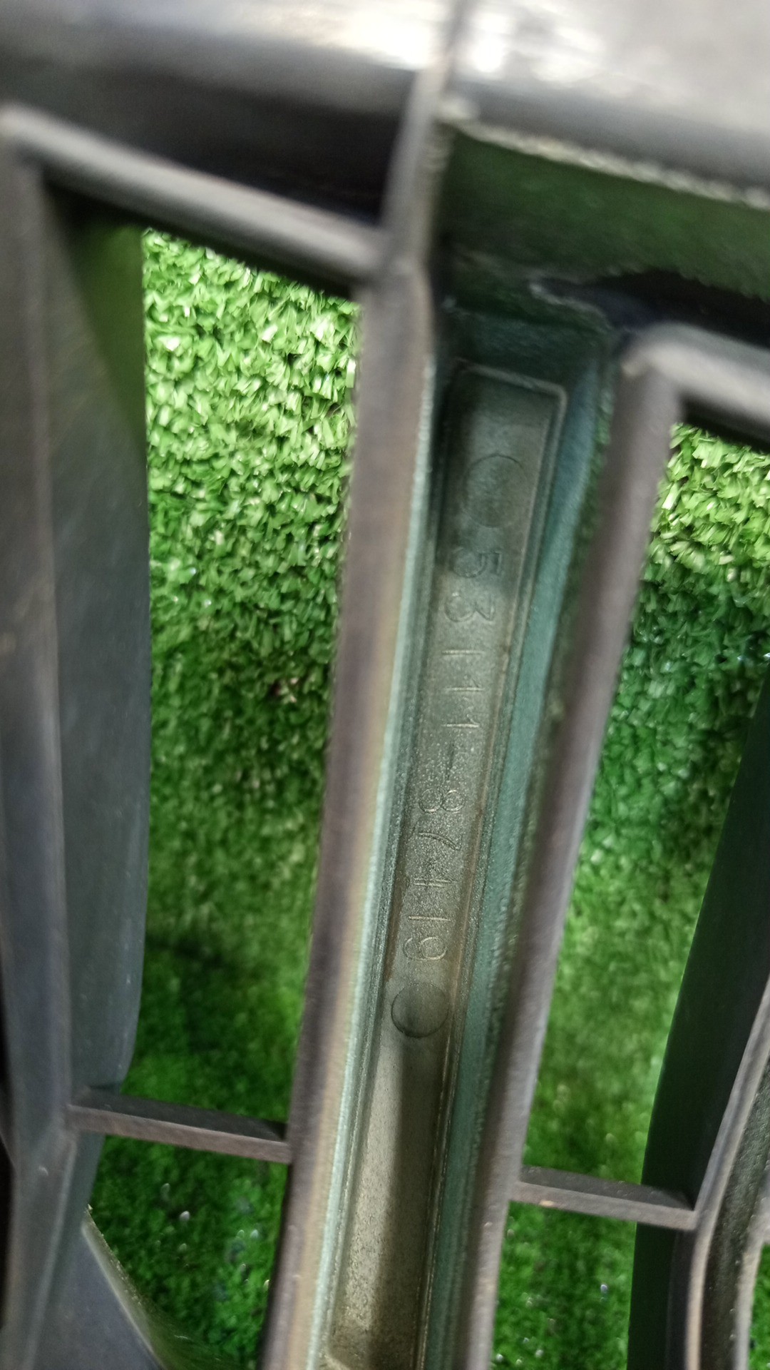 Решетка радиатора TOYOTA CAMI J100E, J102E, J122E 53111-87419 3 ракурс