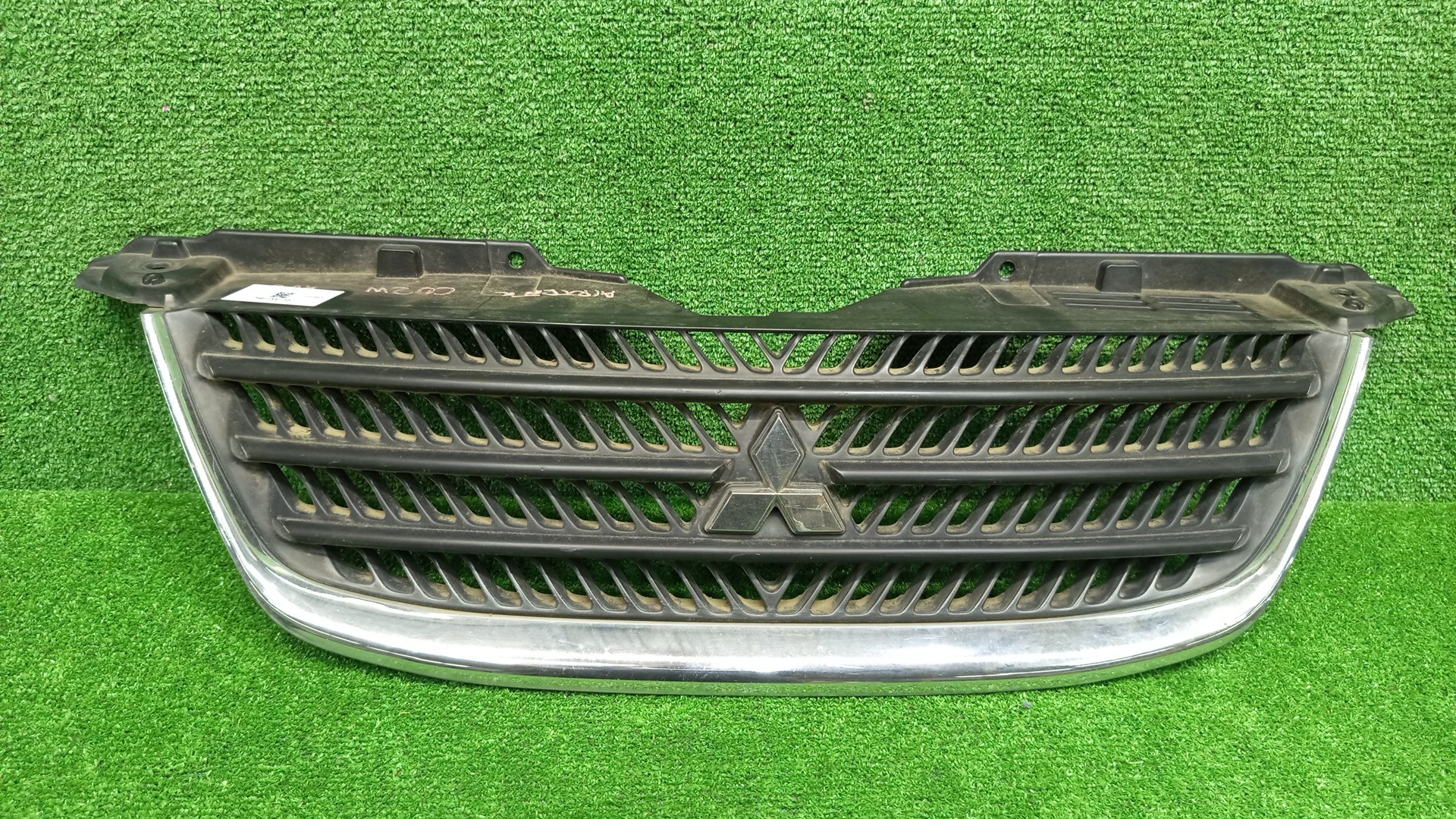 Решетка радиатора MITSUBISHI AIRTREK CU2W, CU4W MR598087 1 ракурс