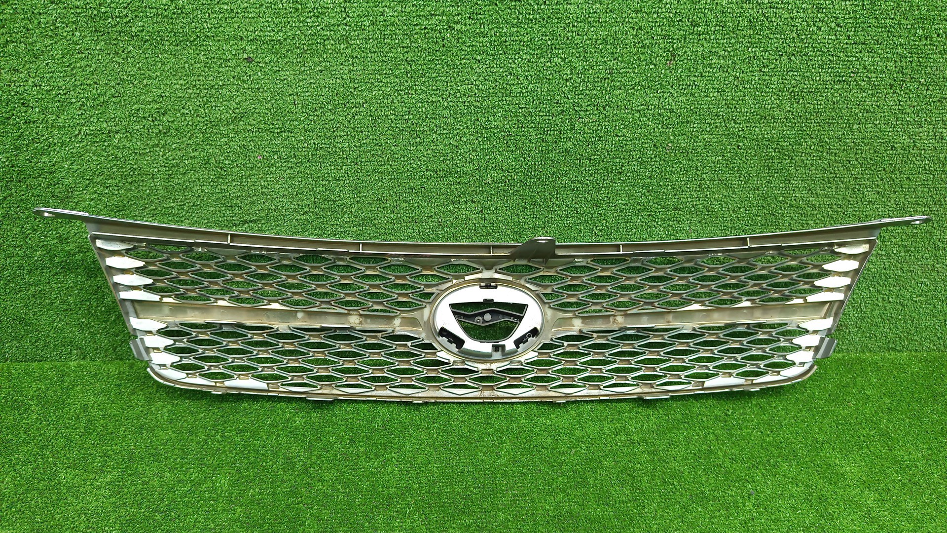 Решетка радиатора TOYOTA COROLLA  AXIO NZE141 53101-13190 2 ракурс